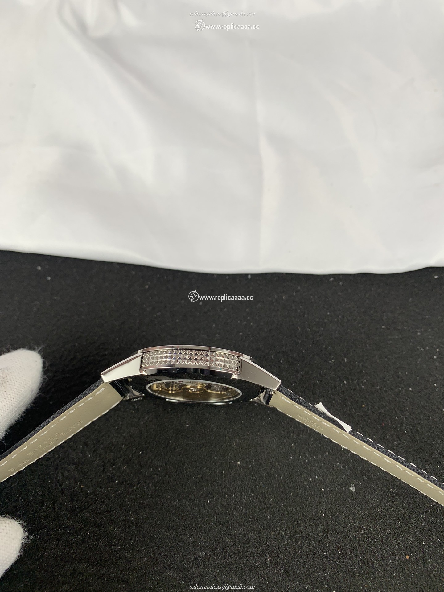 Replica Patek Philippe Men 5226G-001