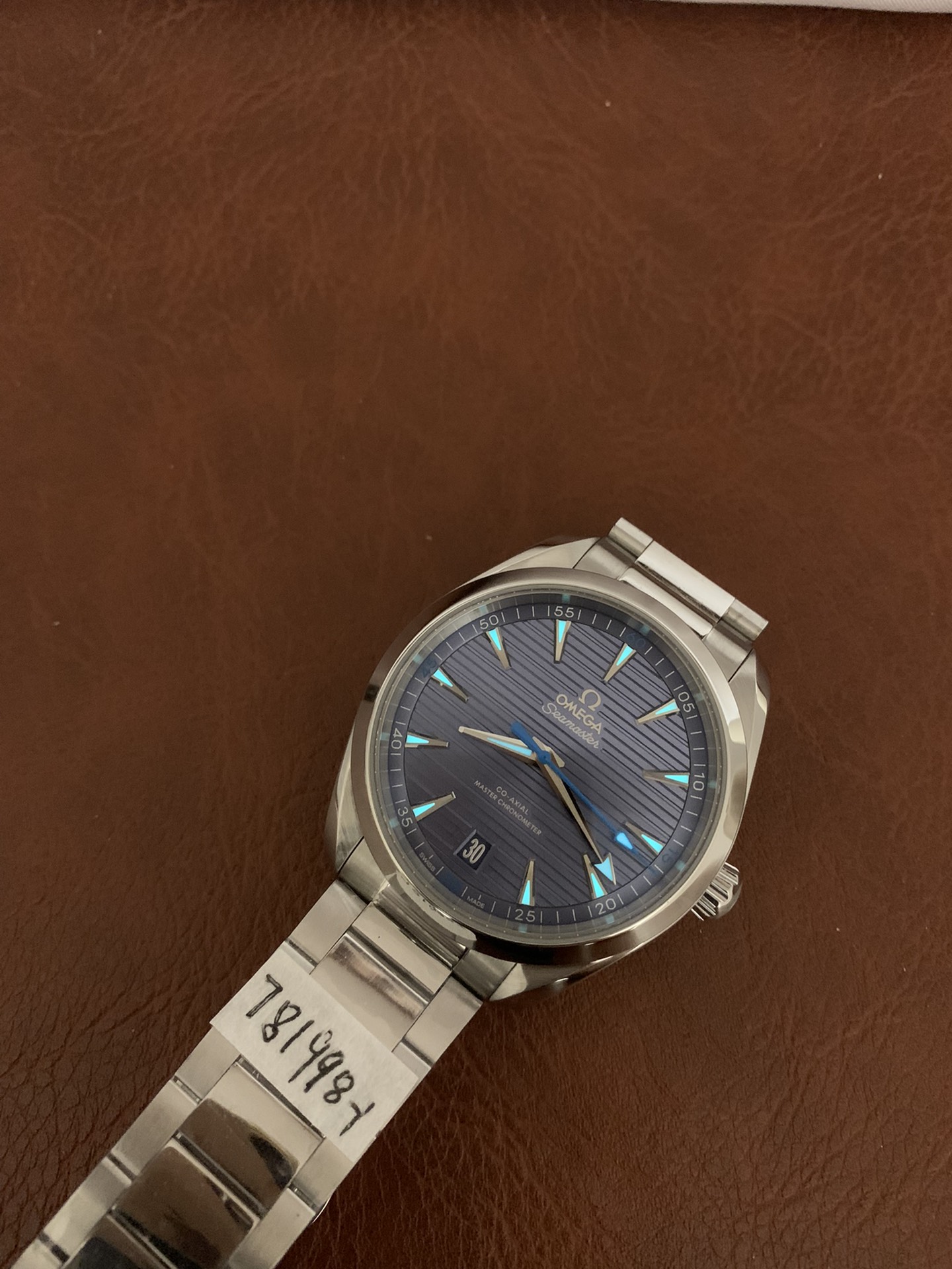 Replica Omega Men 231.10.42.21.03.001 2 Replica Omega Men 231.10.42.21.03.001