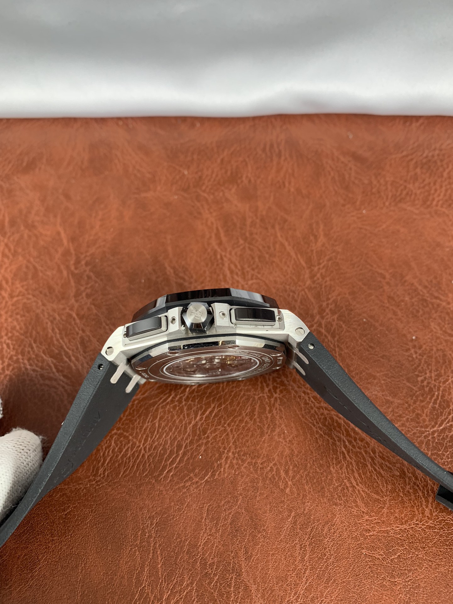 Replica Audemars Piguet Mens 26400SO.OO.A002CA.01 2 Replica Audemars Piguet Mens 26400SO.OO.A002CA.01