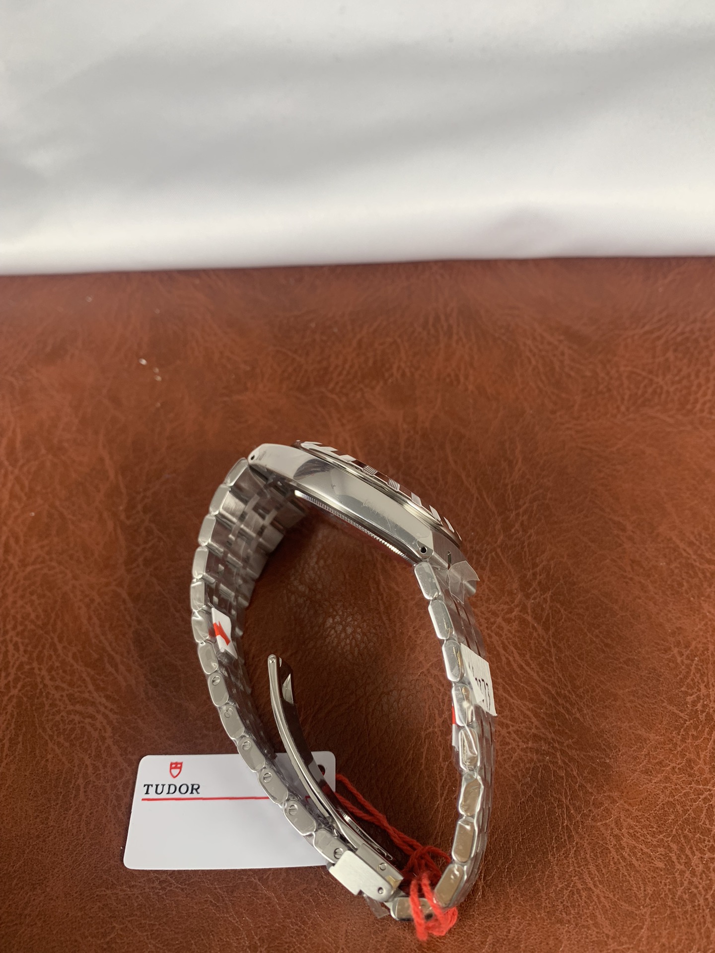 Replica Tudor Mens Royal 28600