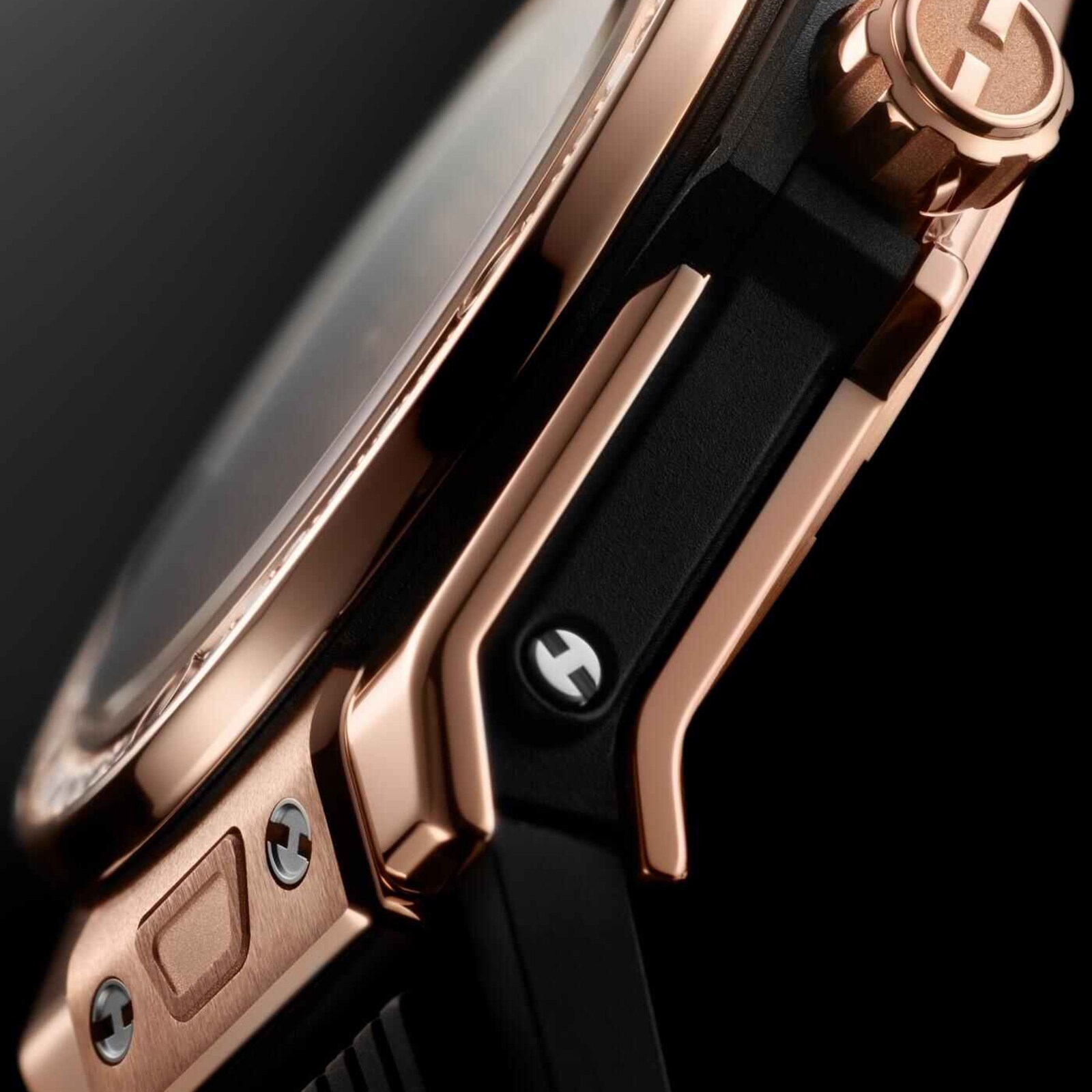 Replica Hublot Big Bang One Click King Gold Diamonds 33mm details 485.OX.1180.RX.1204 2 Replica Hublot Big Bang One Click King Gold Diamonds 33mm details 485.OX.1180.RX.1204