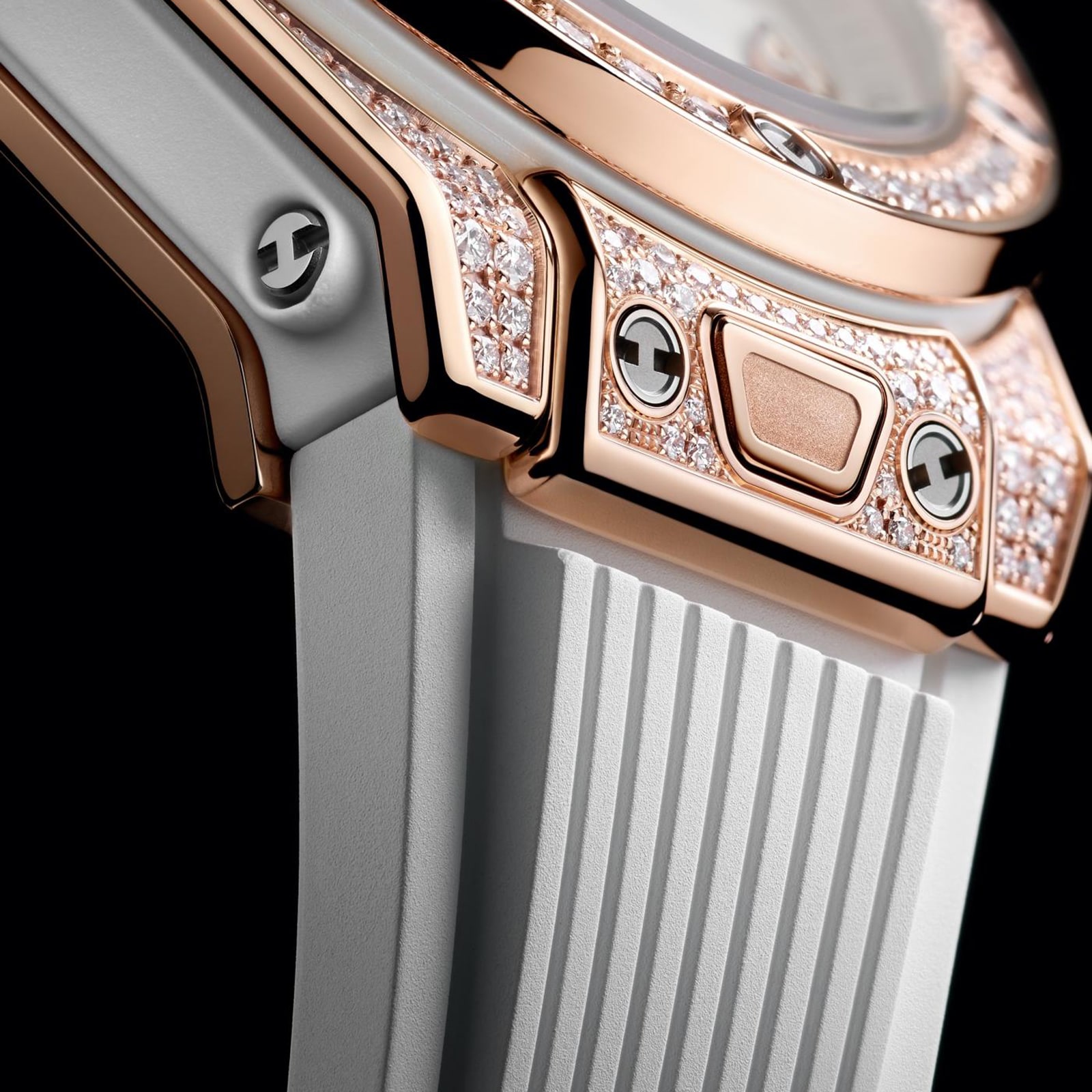 Replica Hublot Big Bang One Click King Gold White Pave 33mm details 485.OE.2080.RW.1604 2 Replica Hublot Big Bang One Click King Gold White Pave 33mm details 485.OE.2080.RW.1604