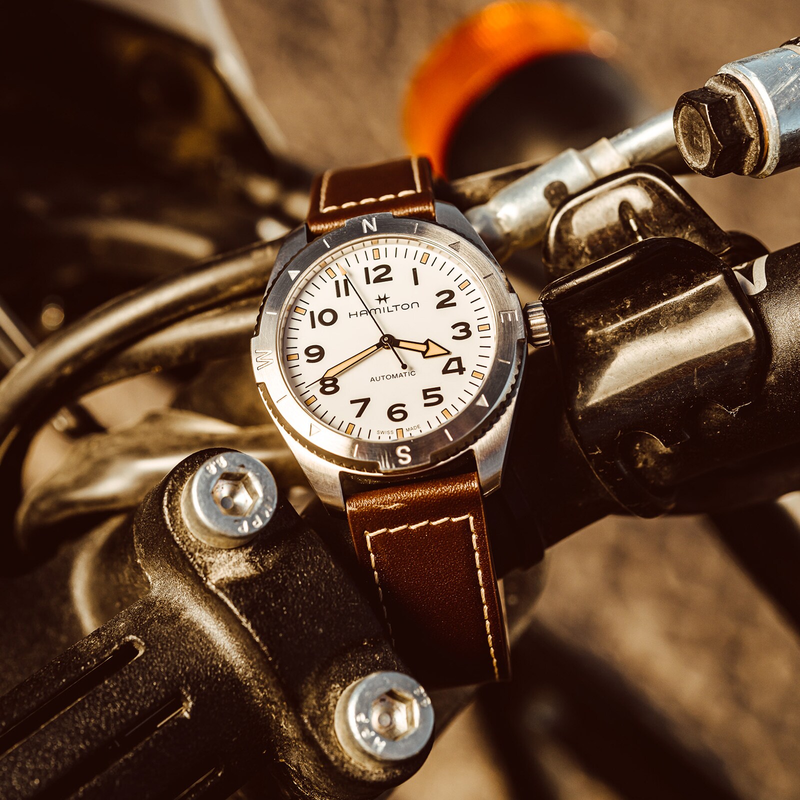 Replica Hamilton Khaki Field Expedition 41mm Mens details White H70315510 2 Replica Hamilton Khaki Field Expedition 41mm Mens details White H70315510