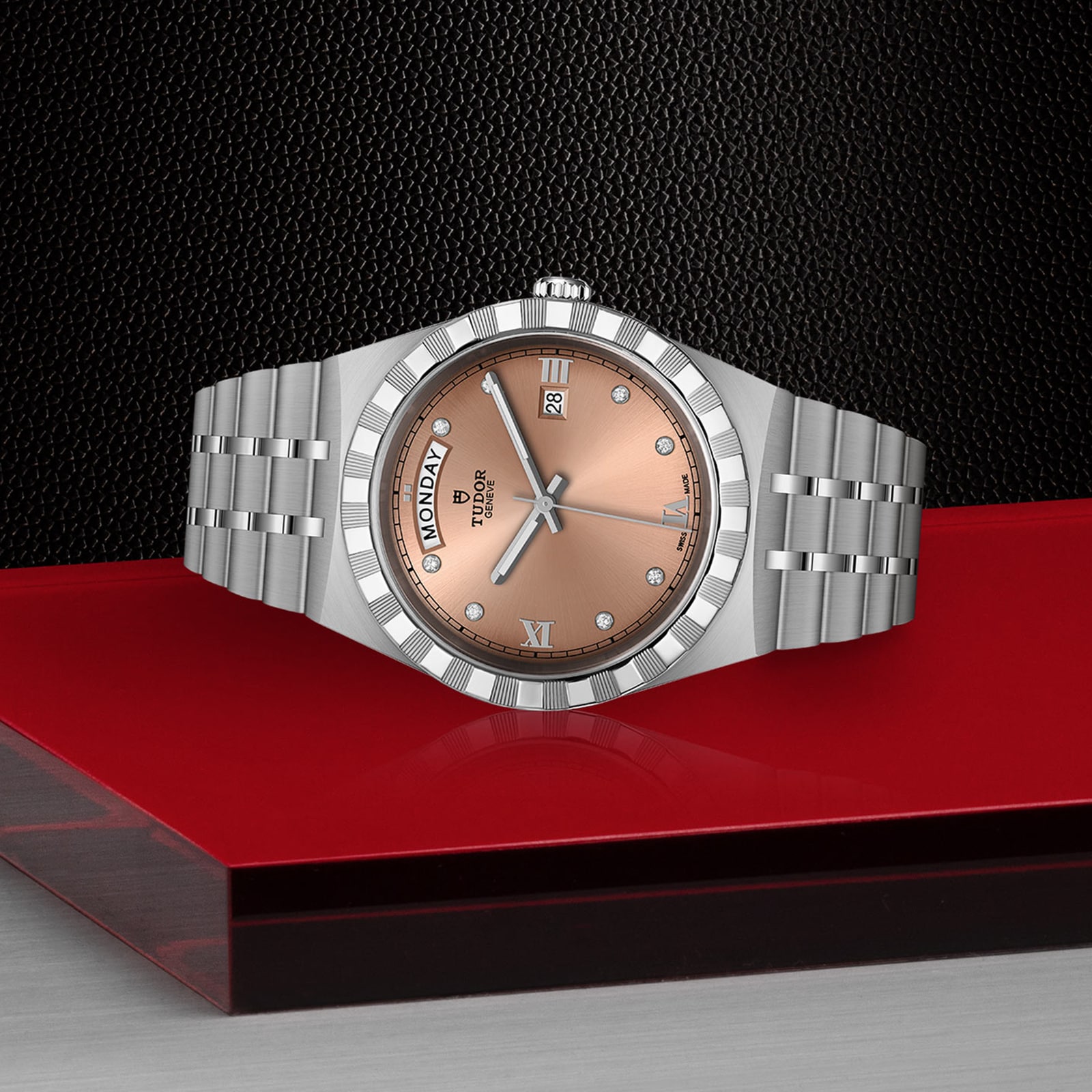 Replica Tudor Royal 41mm Steel Case Diamond-Set Salmon Dial M28600-0011
