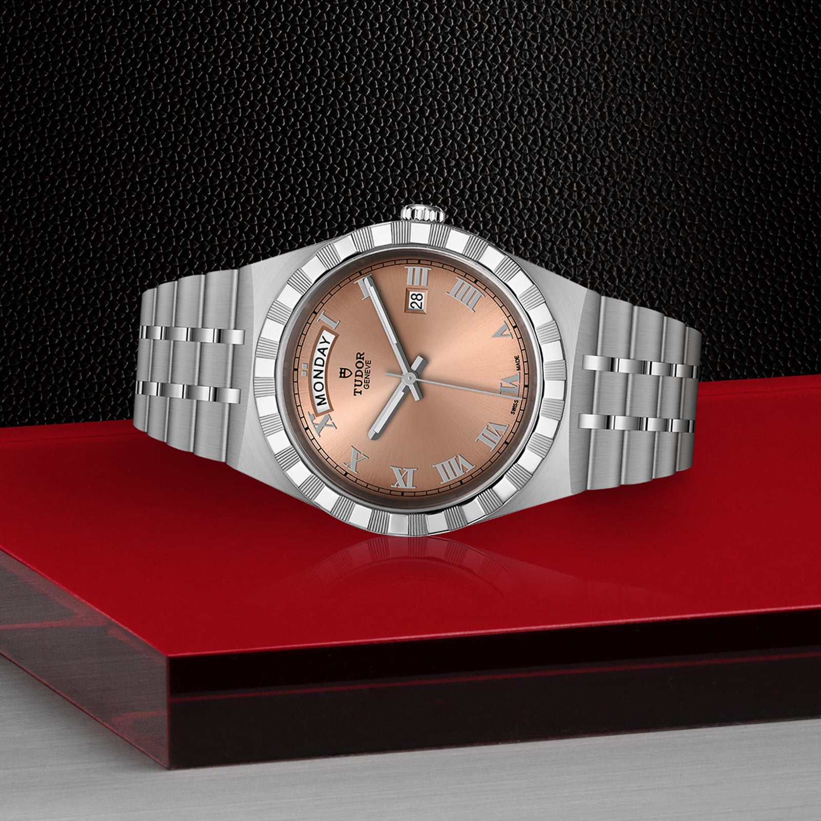 Replica Tudor Royal 41mm Steel Case Salmon Dial M28600-0009 2 Replica Tudor Royal 41mm Steel Case Salmon Dial M28600-0009