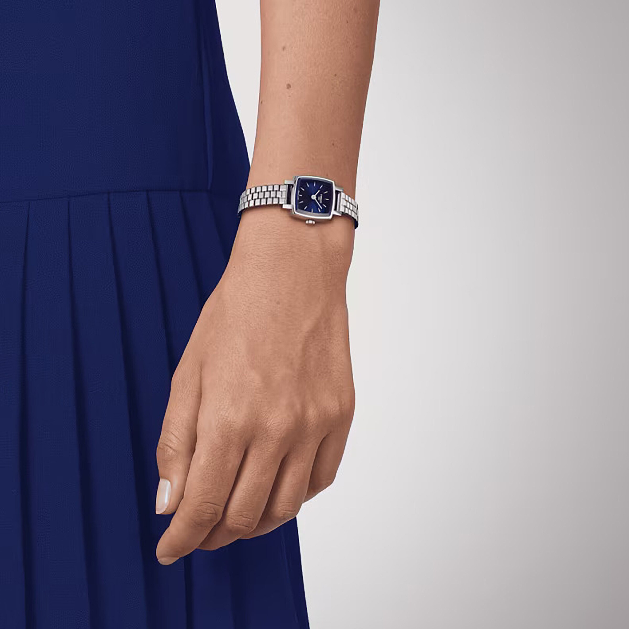 Replica Tissot Lovely Square Quartz 20mm Ladies details Blue T0581091104101