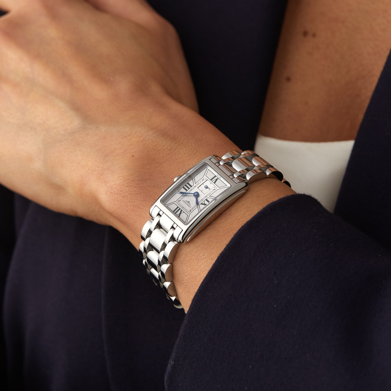 Replica Longines DolceVita 20.80 x 32mm Ladies details L52554756