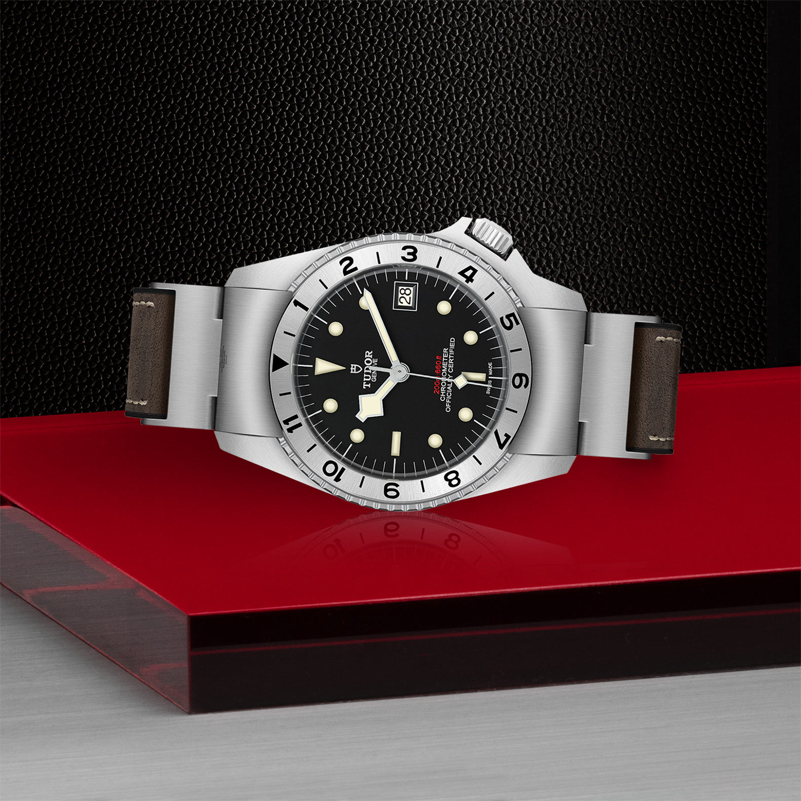 Replica Tudor Black Bay M70150-0001 2 Replica Tudor Black Bay M70150-0001