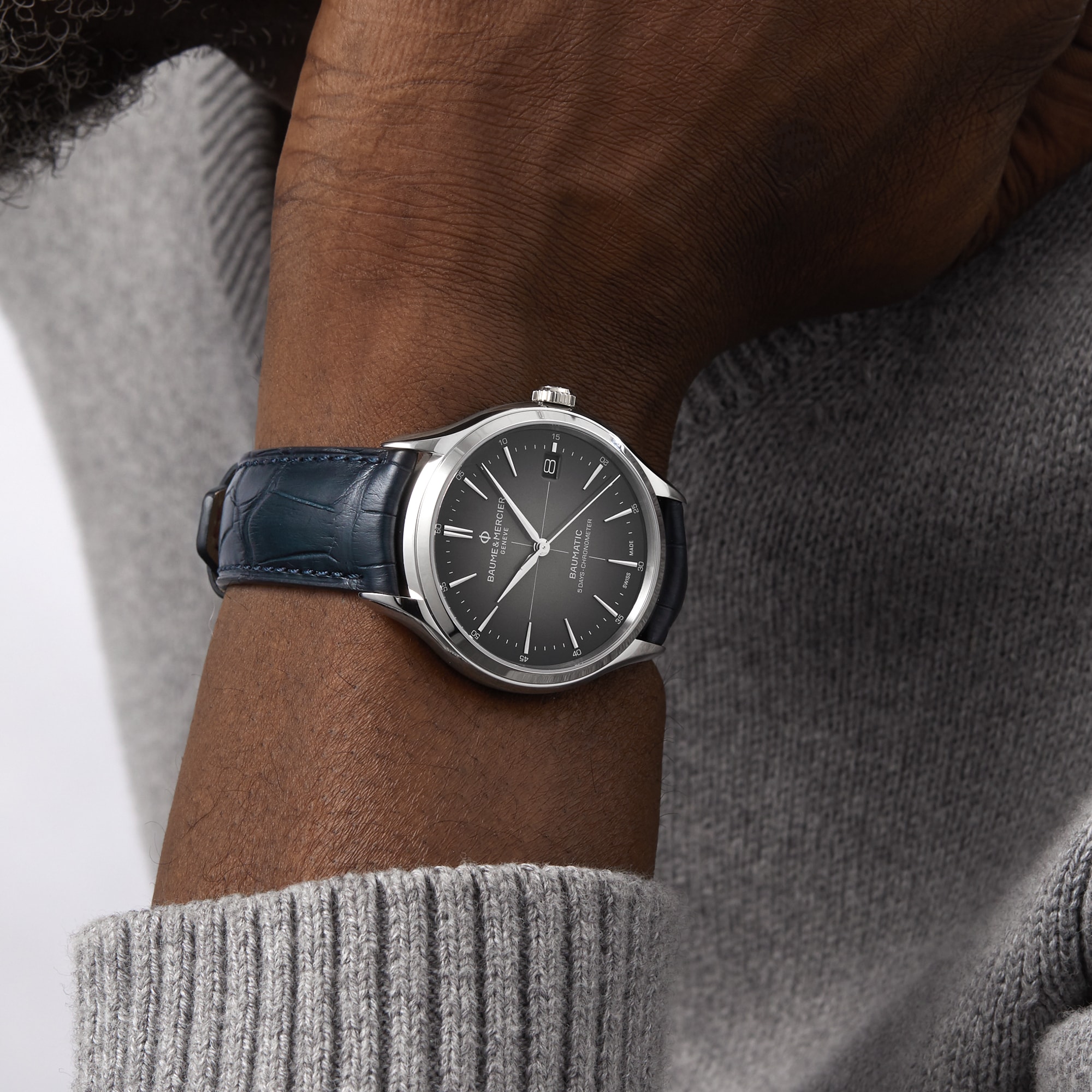 Replica Baume & Mercier Clifton COSC Certified 40mm Mens details Leather M0A10550 2 Replica Baume & Mercier Clifton COSC Certified 40mm Mens details Leather M0A10550