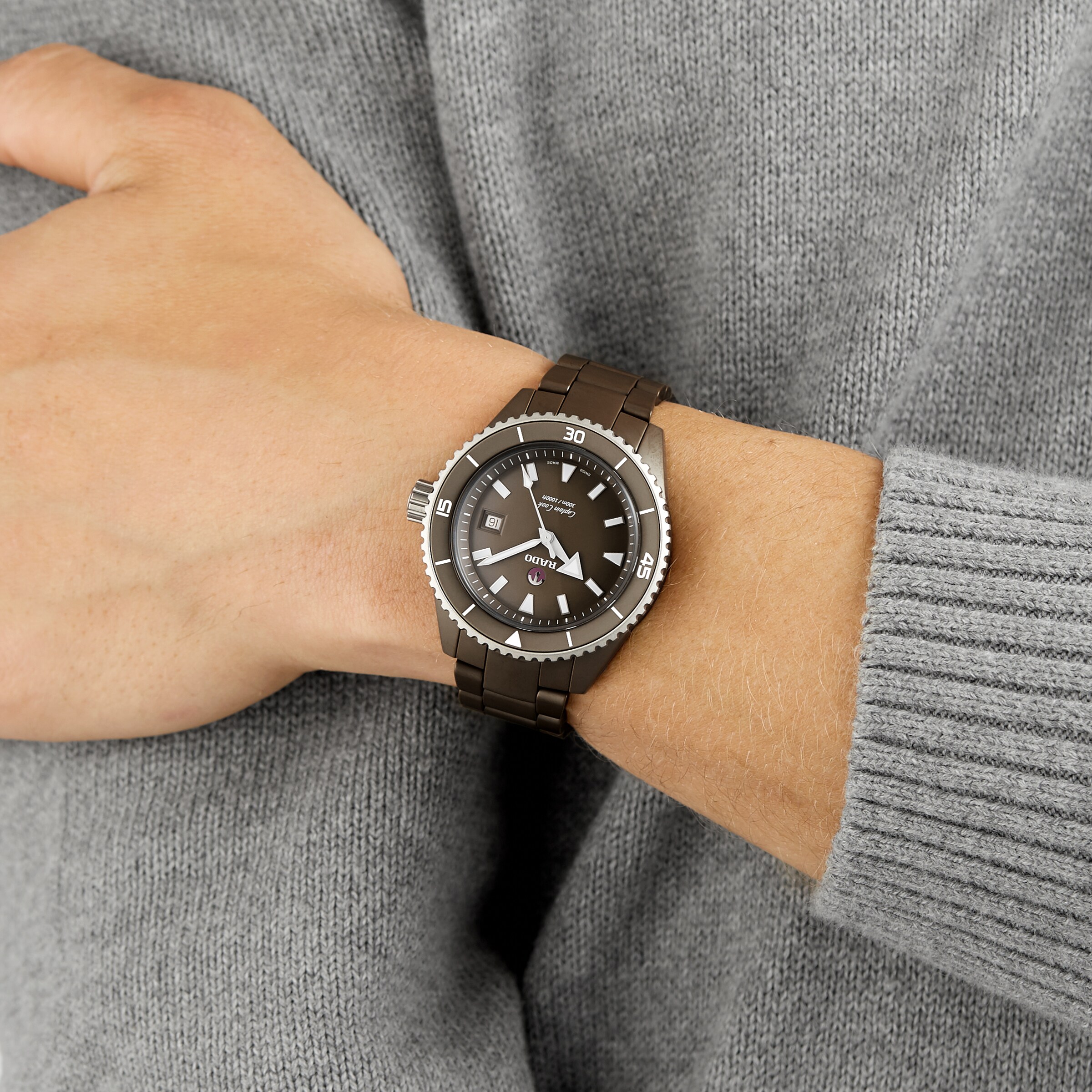 Replica Rado Captain Cook High-Tech Ceramic Diver R32130312