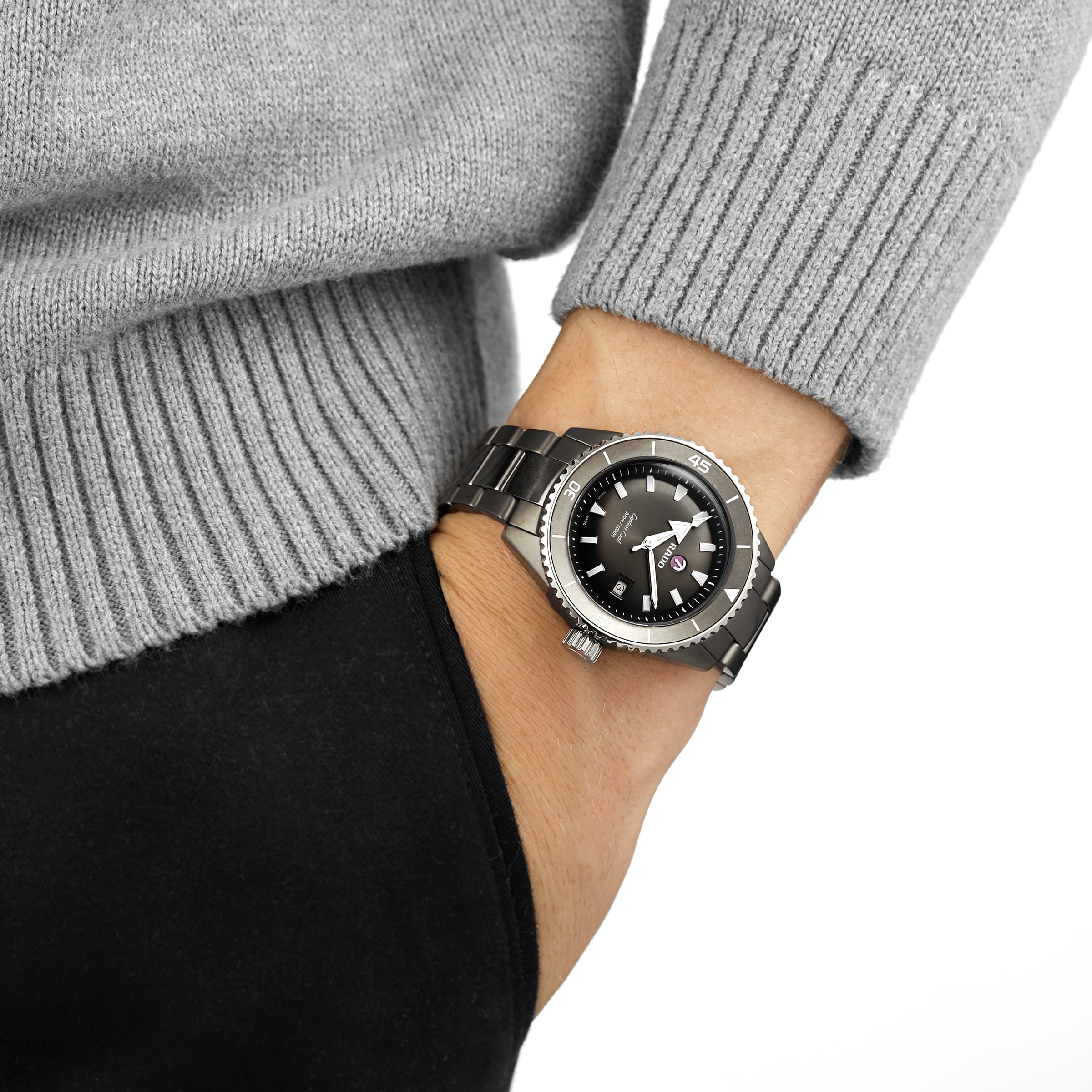 Replica Rado Captain Cook High-Tech Ceramic Diver R32144102