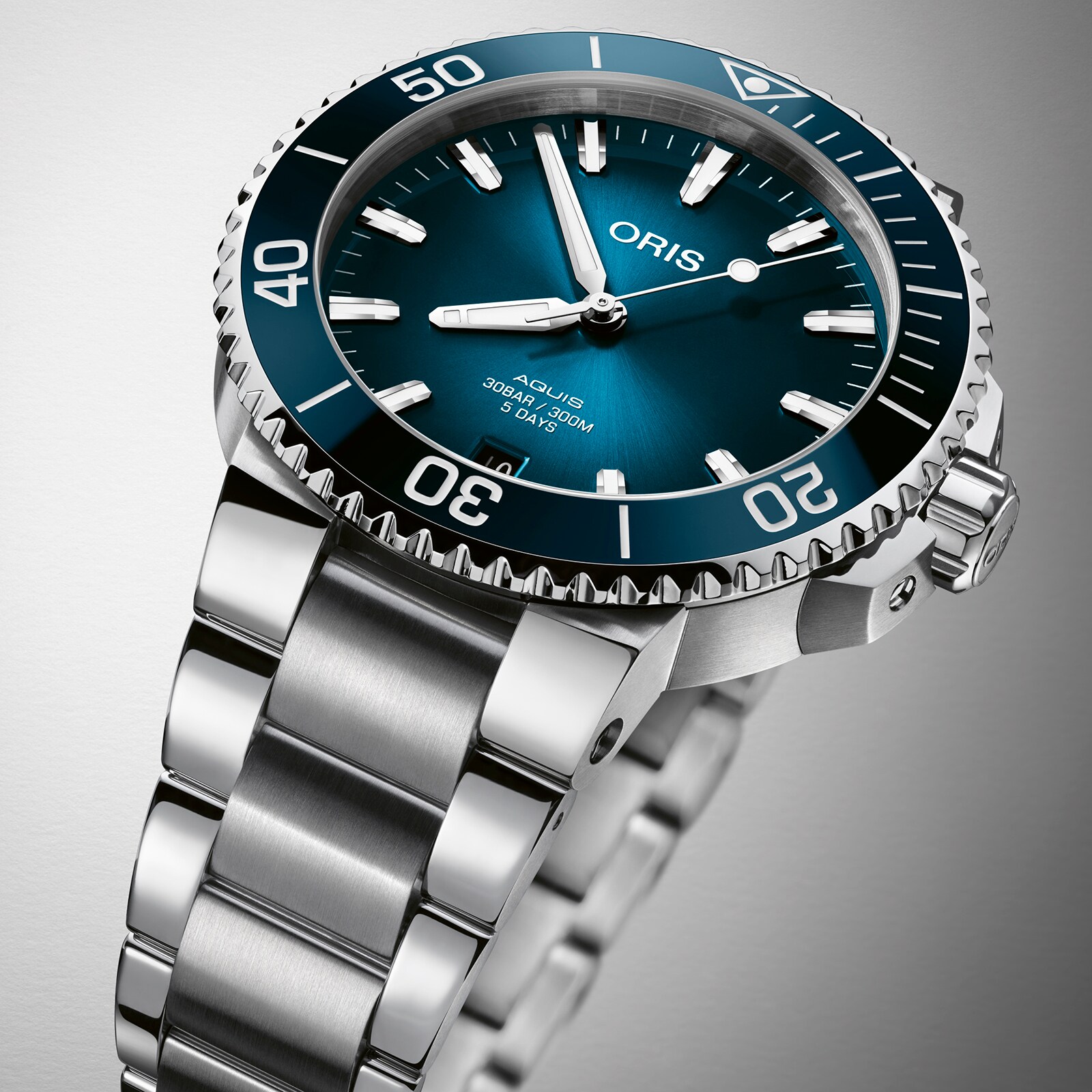 Replica Oris Diver Calibre 400 41.5mm Mens details 01 400 7769 4135-07 8 22 09PEB