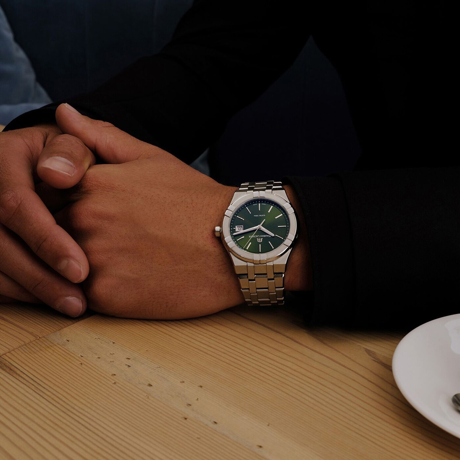 Replica Maurice Lacroix Aikon Quartz Date 40mm Mens details Green AI1108-SS002-630-1 2 Replica Maurice Lacroix Aikon Quartz Date 40mm Mens details Green AI1108-SS002-630-1
