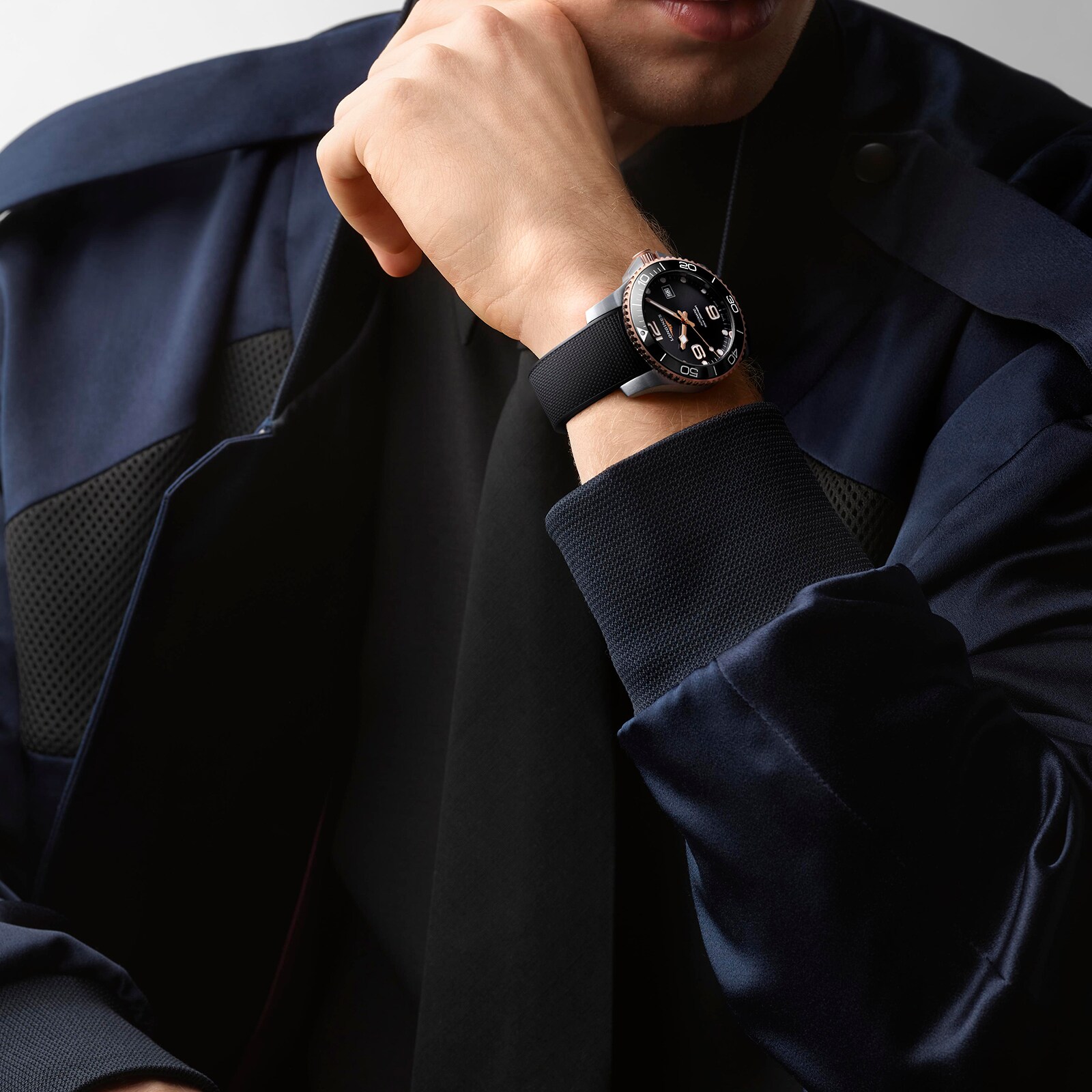 Replica Longines HydroConquest 41mm Mens details L37813589 2 Replica Longines HydroConquest 41mm Mens details L37813589