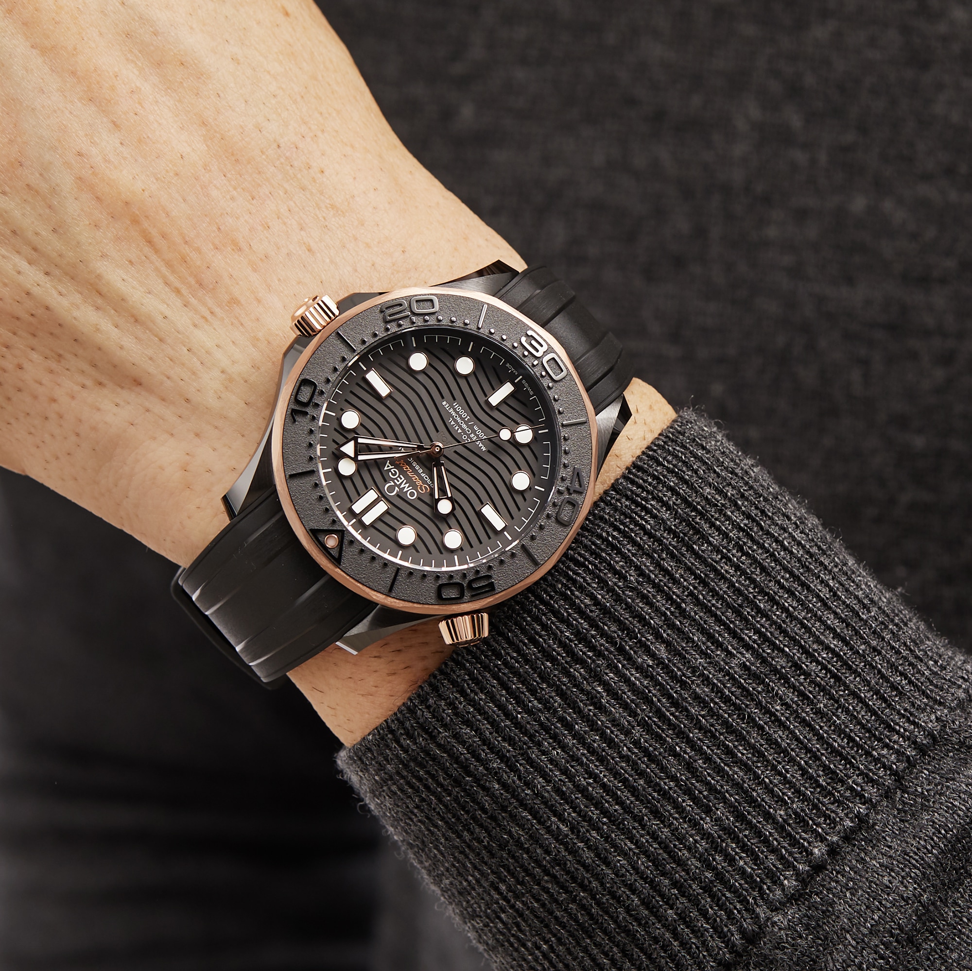 Replica Omega Seamaster Diver 300M Co-Axial Master Chronometer 43.5mm Mens details O21062442001001 2 Replica Omega Seamaster Diver 300M Co-Axial Master Chronometer 43.5mm Mens details O21062442001001