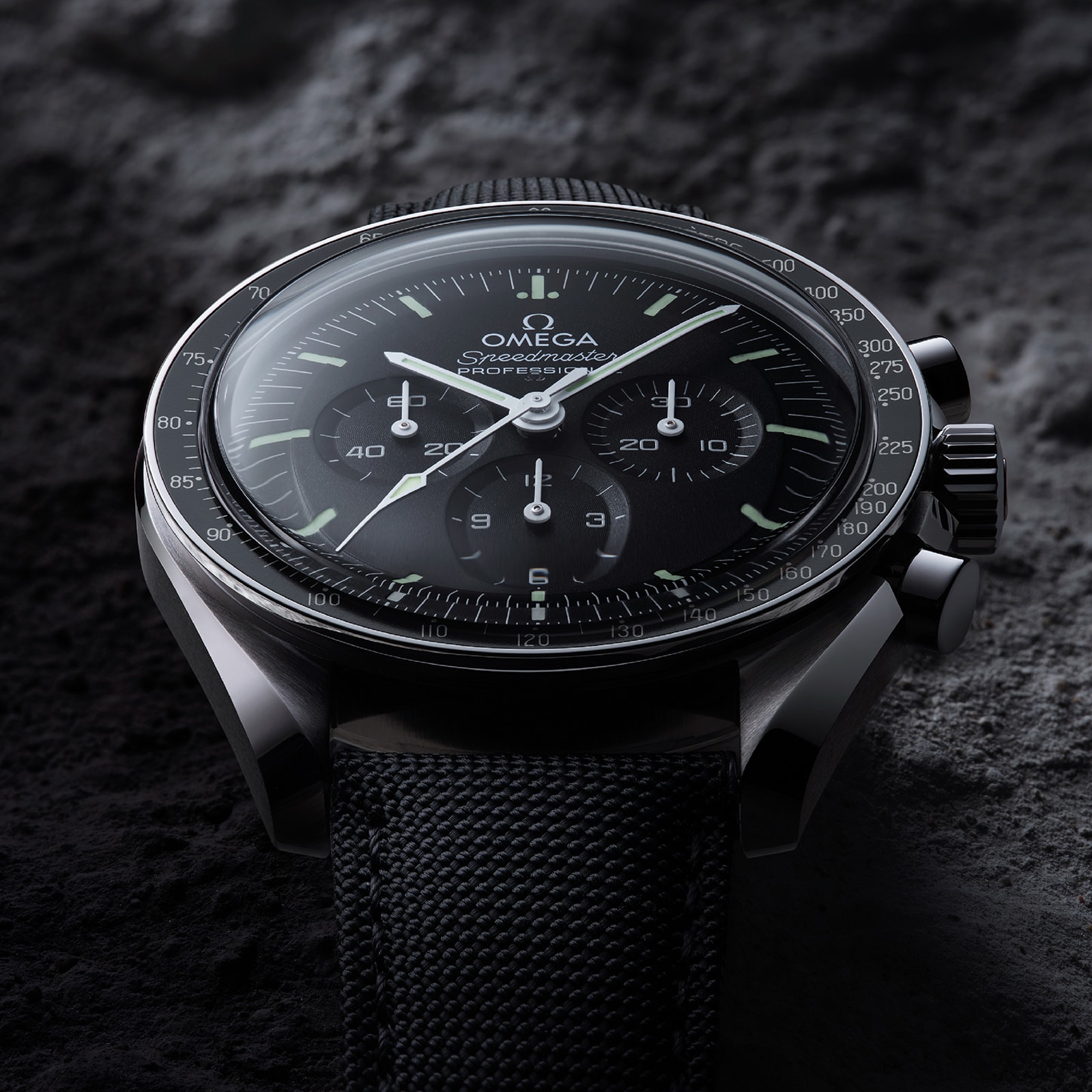 Replica Omega New 2021 Speedmaster Moonwatch Professional Co-Axial Master Chronometer 42mm Mens O31032425001001