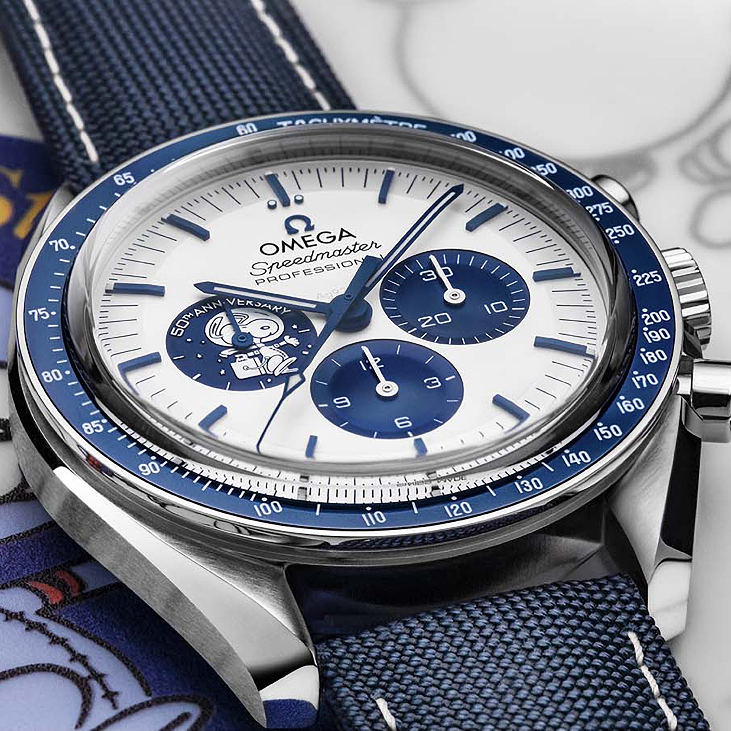 Replica Omega Speedmaster "Silver Snoopy Award" 50th Anniversary O31032425002001 2 Replica Omega Speedmaster "Silver Snoopy Award" 50th Anniversary O31032425002001