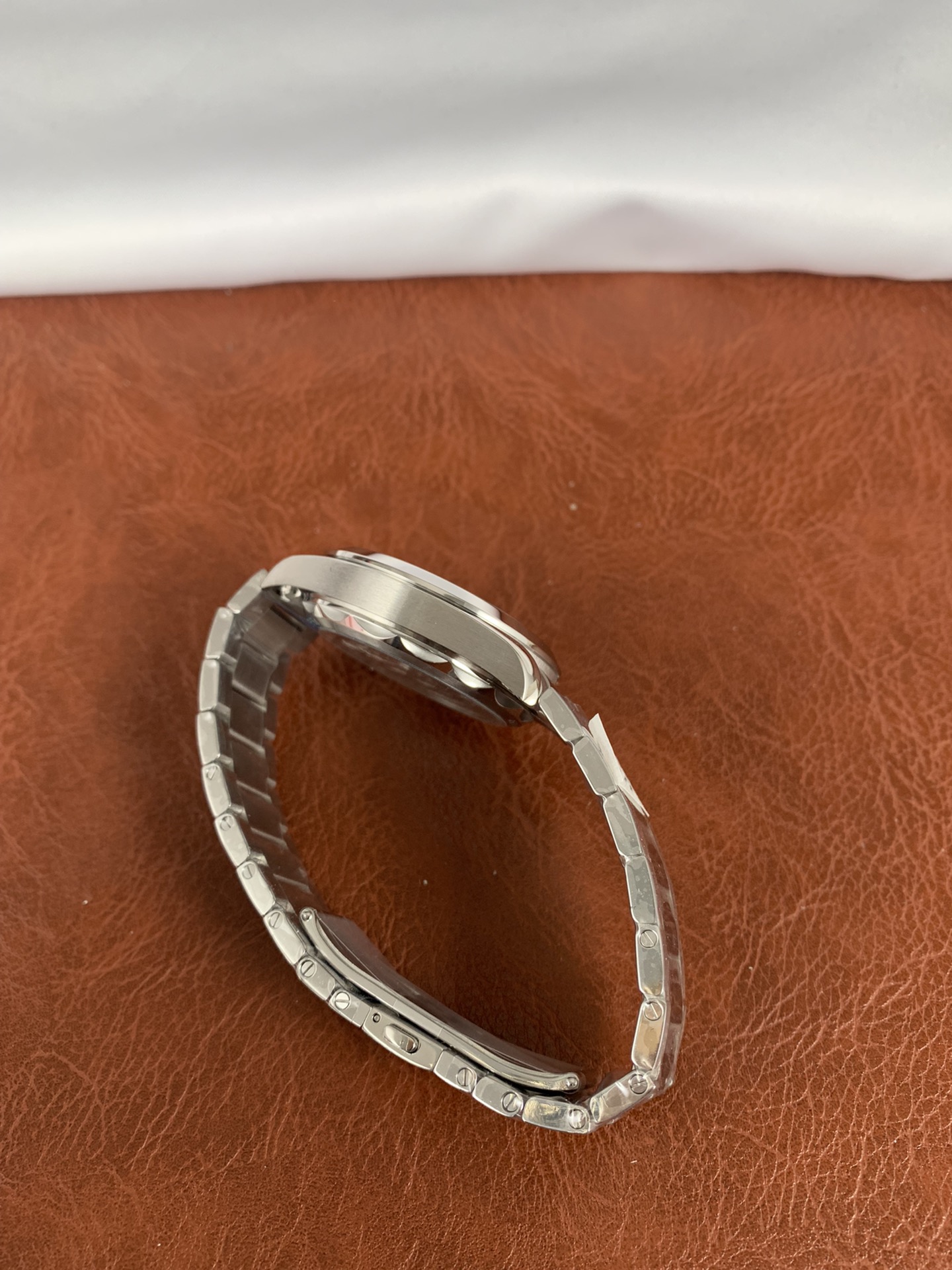 Replica Omega Men 231.10.42.21.06.001 3 Replica Omega Men 231.10.42.21.06.001