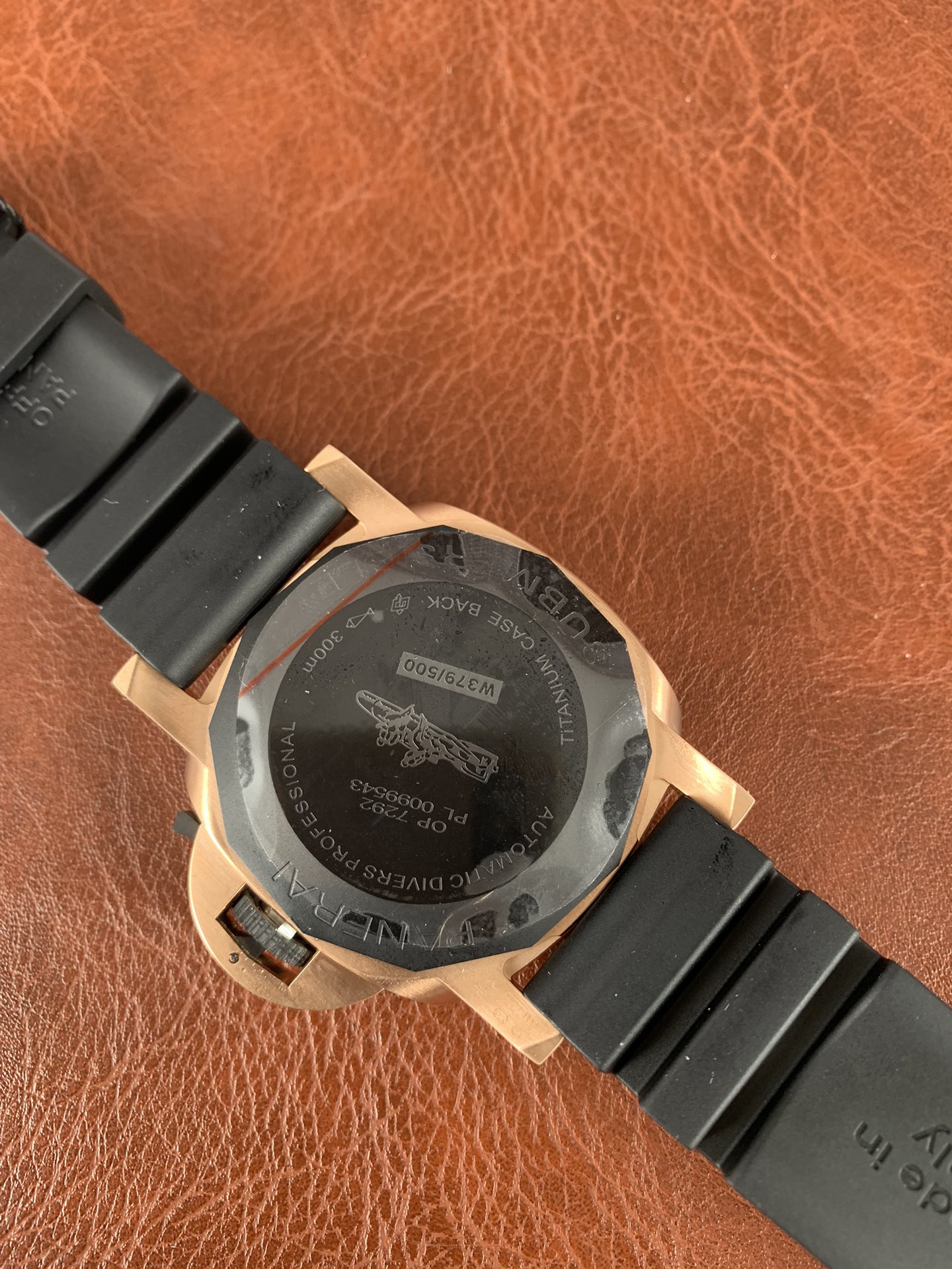 Replica Panerai Men Luminor PAM1070 3 Replica Panerai Men Luminor PAM1070