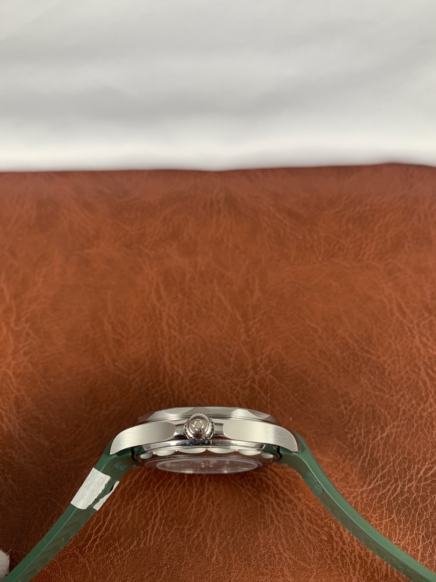 Replica Omega Men Seamaster Diver Green 300m Co-Axial