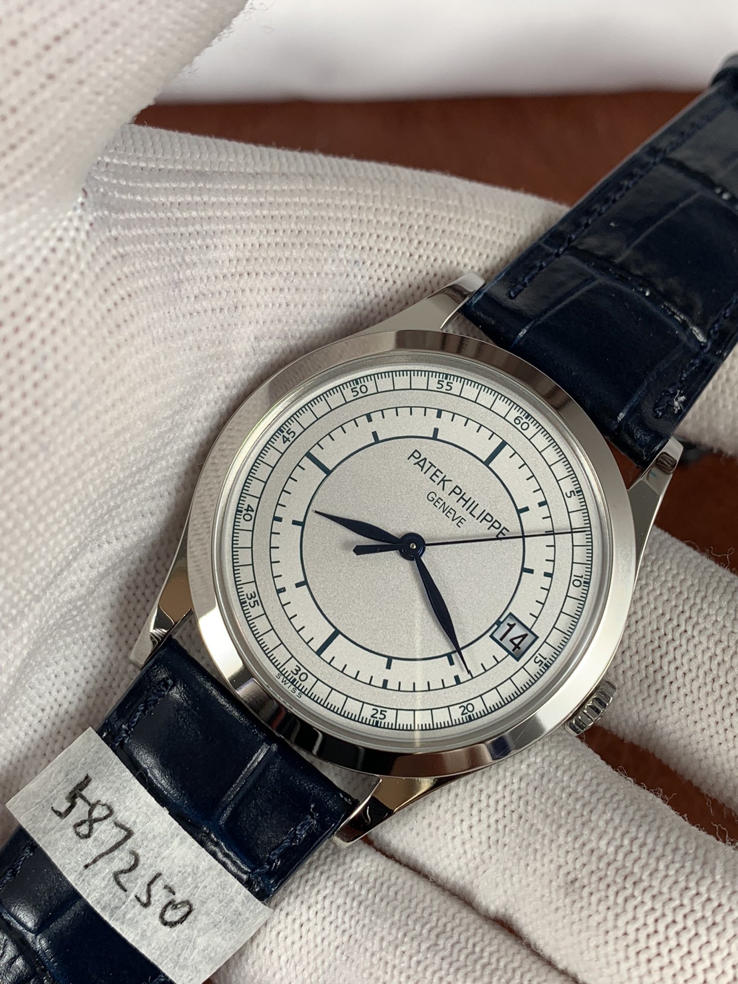 Replica Patek Philippe Men Calatrava Ref.5296G