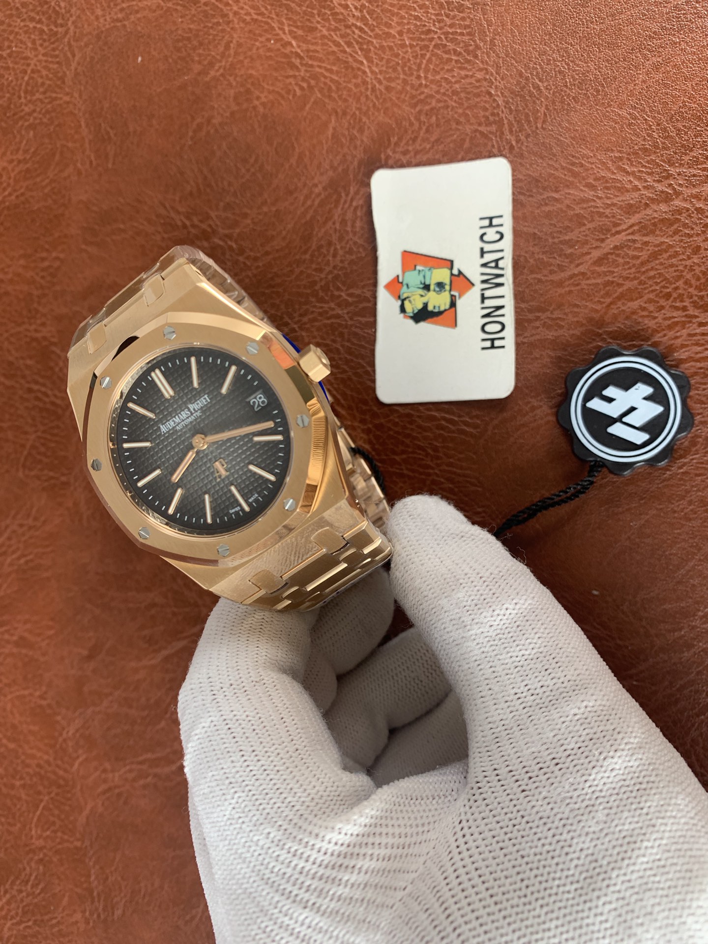 Replica Audemars Piguet Men,Women Royal Oak Jumbo 16202OR.OO.1240OR.01 3 Replica Audemars Piguet Men,Women Royal Oak Jumbo 16202OR.OO.1240OR.01