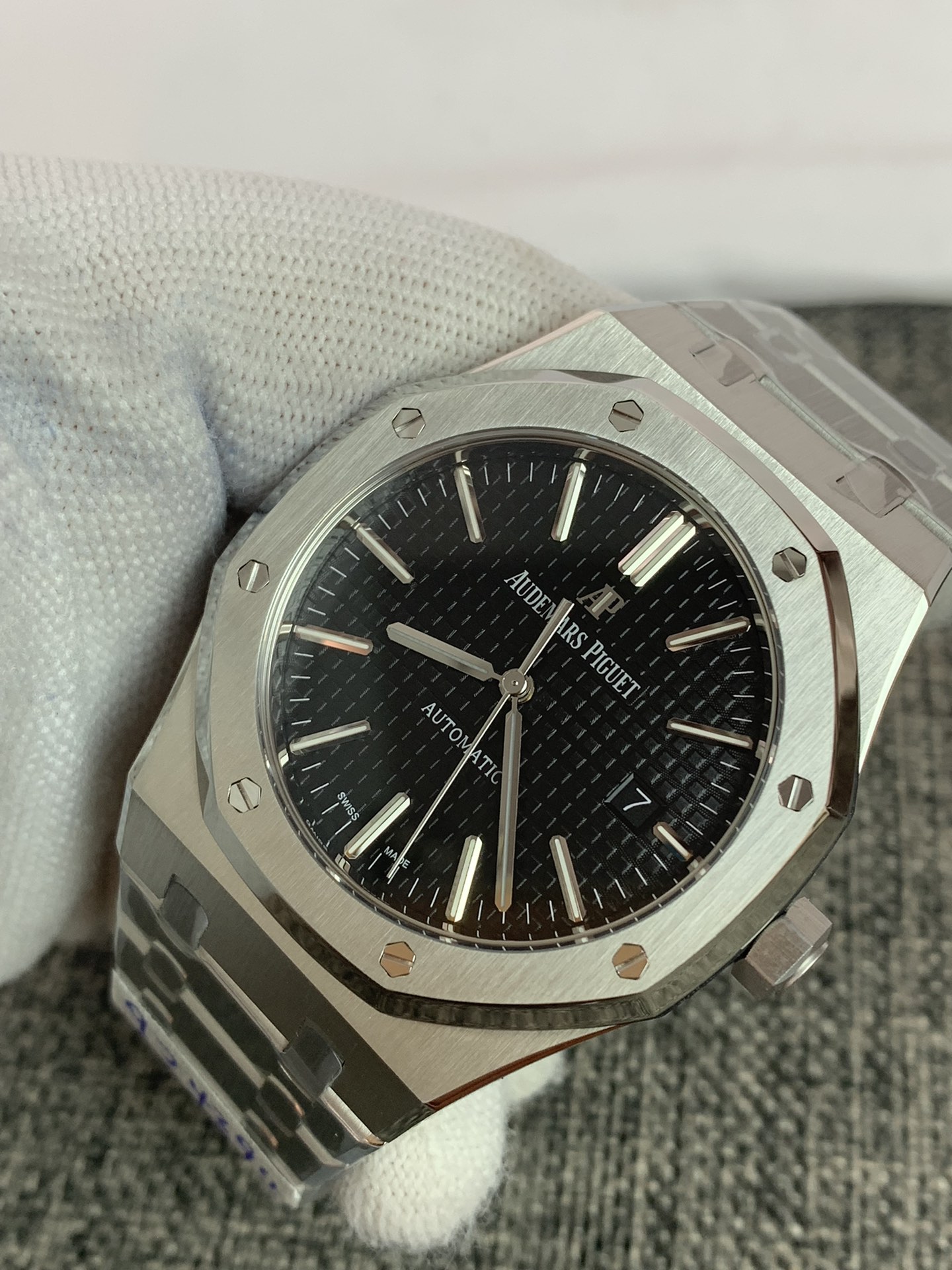 Replica Audemars Piguet Men Royal Oak 15400ST.OO.1220ST.01