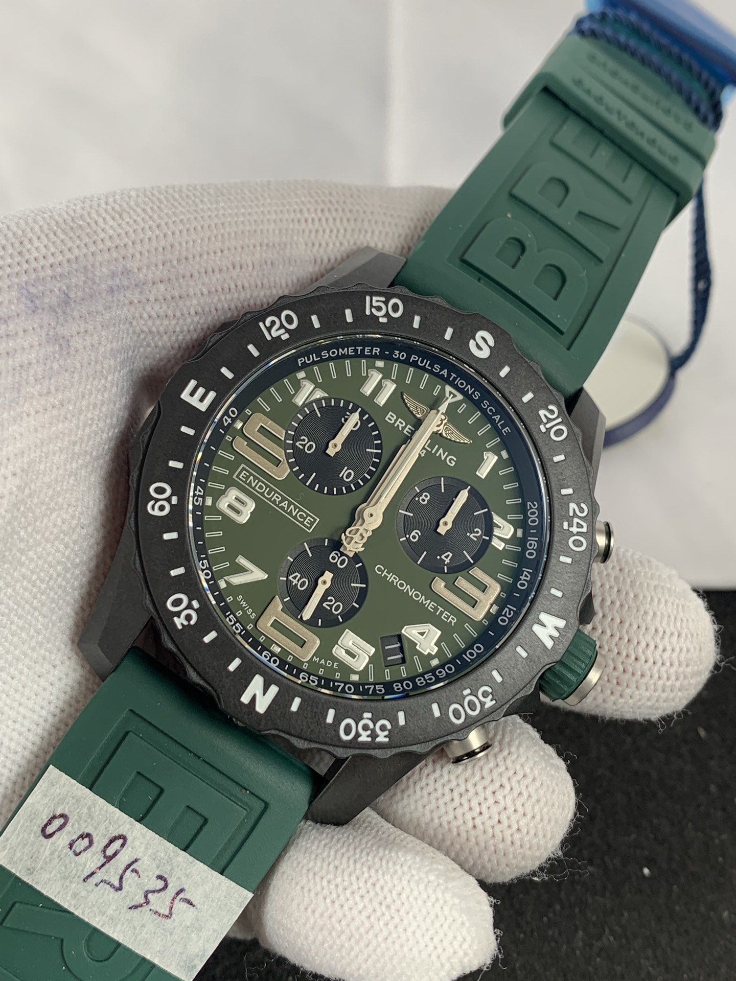 Replica Breitling Men Endurance Pro Dark Green X82310 100M