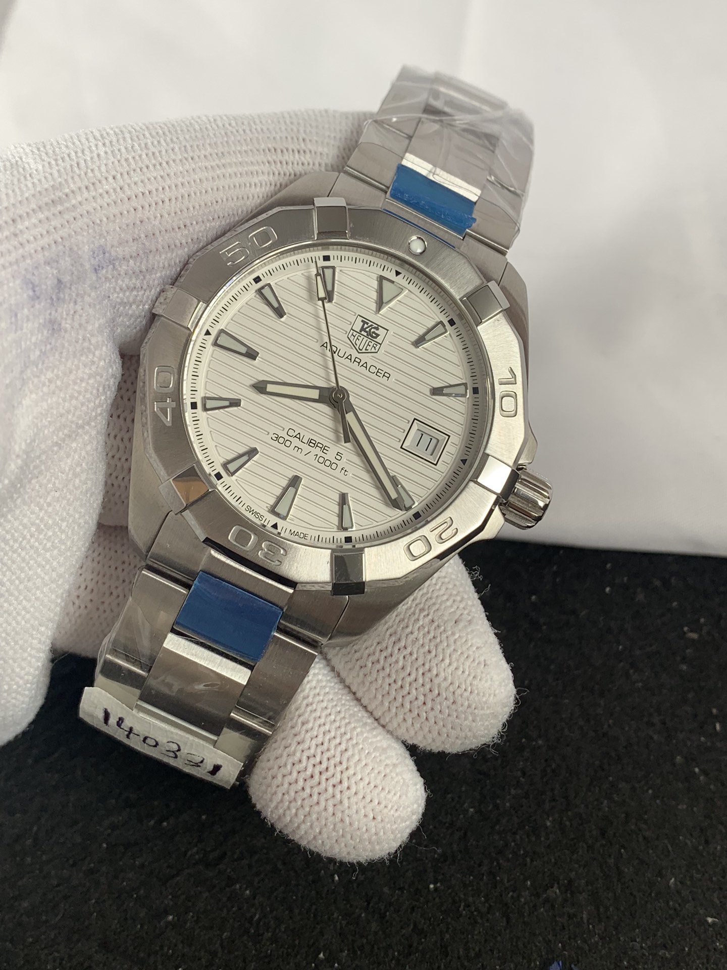 Replica Tag Heuer Men Aquaracer 300M Calibre 5 WAY2111.BA0928 3 Replica Tag Heuer Men Aquaracer 300M Calibre 5 WAY2111.BA0928