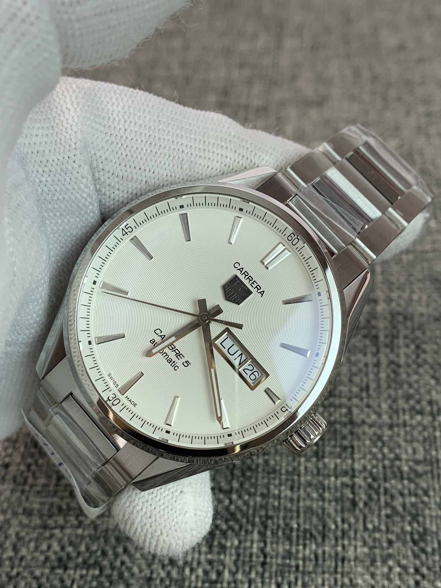 Replica Tag Heuer Men Carrera Calibre 5 WAR201B.BA0723 3 Replica Tag Heuer Men Carrera Calibre 5 WAR201B.BA0723