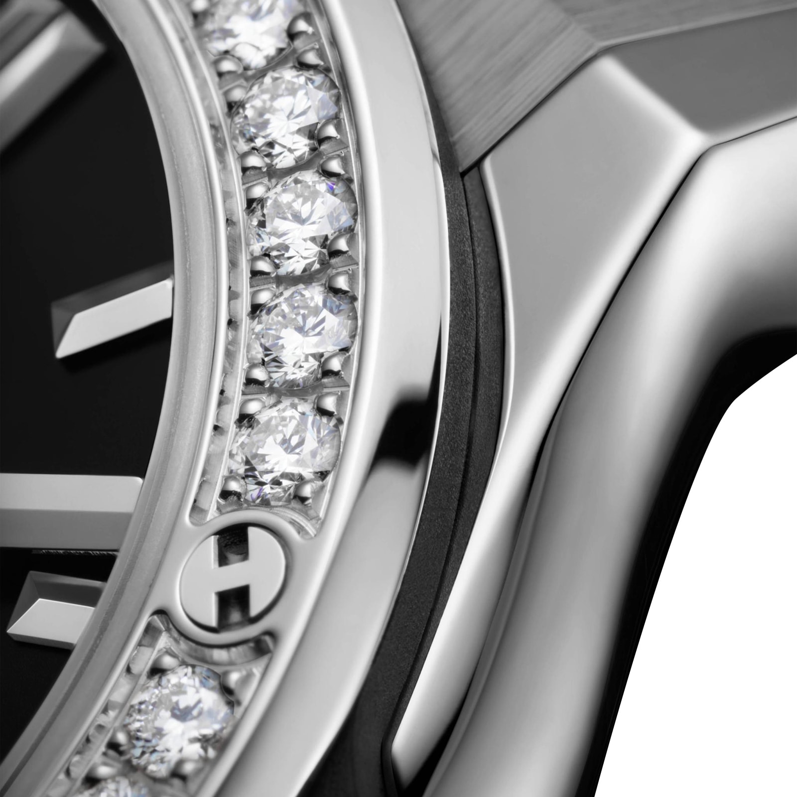 Replica Hublot Classic Fusion Titanium Diamonds 33mm Ladies details Black 581.NX.1470.RX.1104 3 Replica Hublot Classic Fusion Titanium Diamonds 33mm Ladies details Black 581.NX.1470.RX.1104