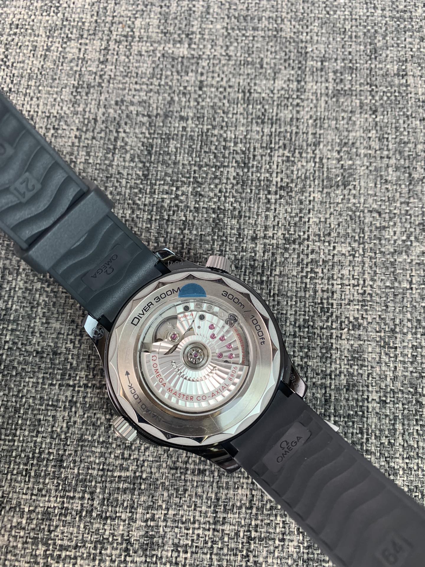 Replica Omega Men Speedmaster 210.92.44.20.01.001