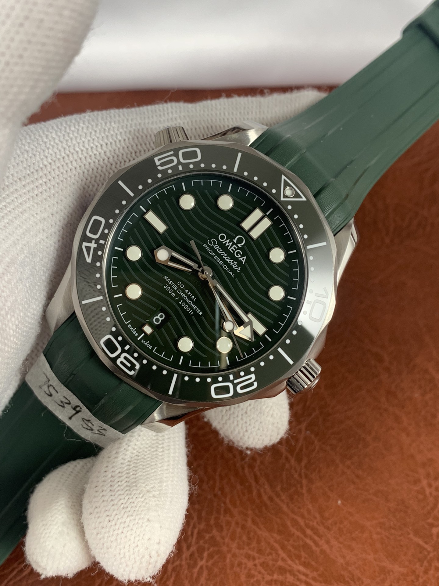 Replica Omega Men Seamaster Diver Green 300m Co-Axial