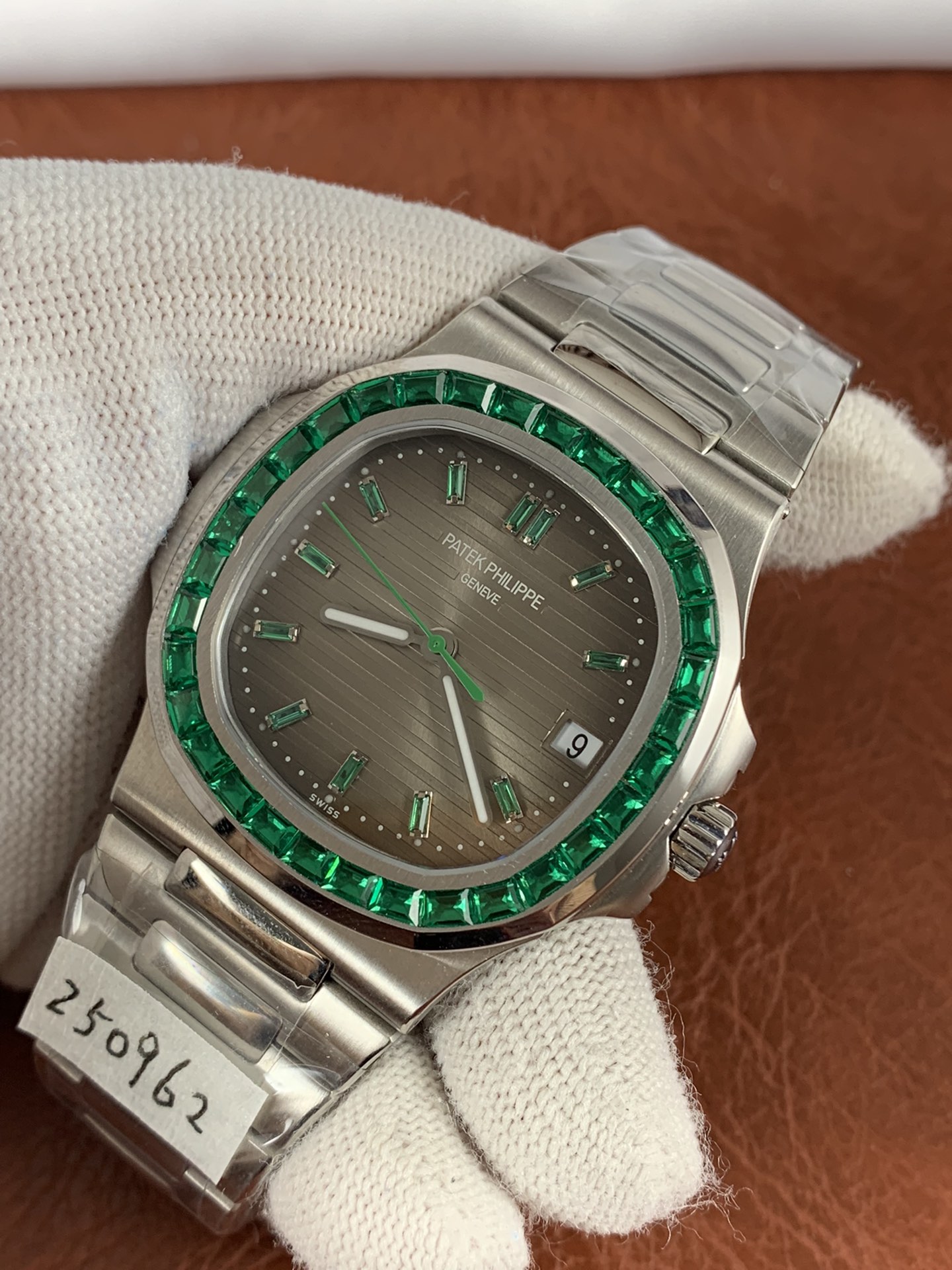 Replica Patek Philippe Men 5711