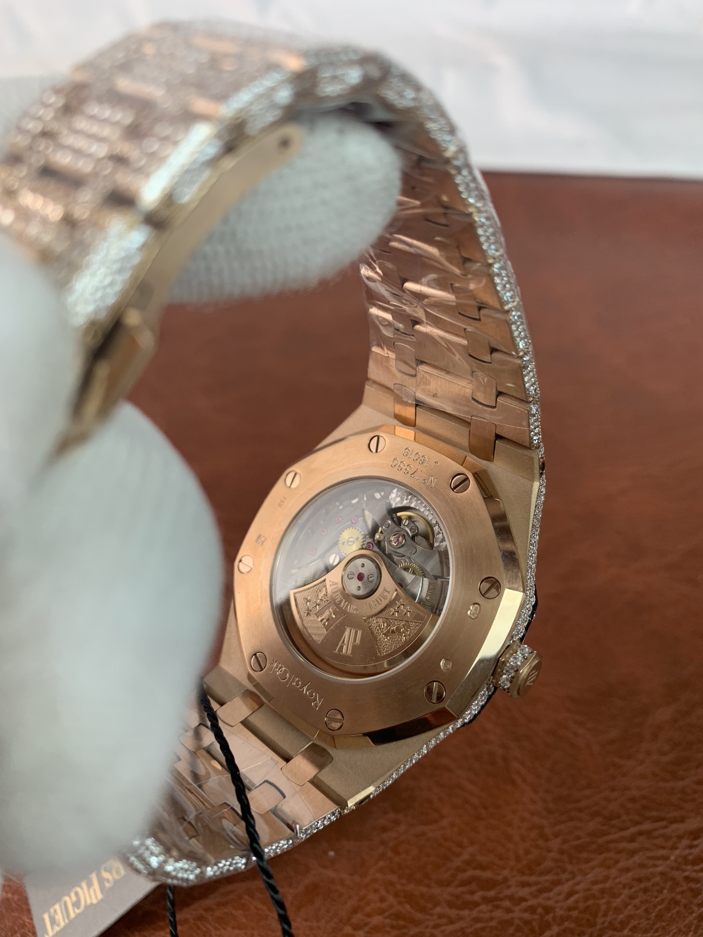 Replica Audemars Piguet Unisex Royal Oak 15400 4 Replica Audemars Piguet Unisex Royal Oak 15400
