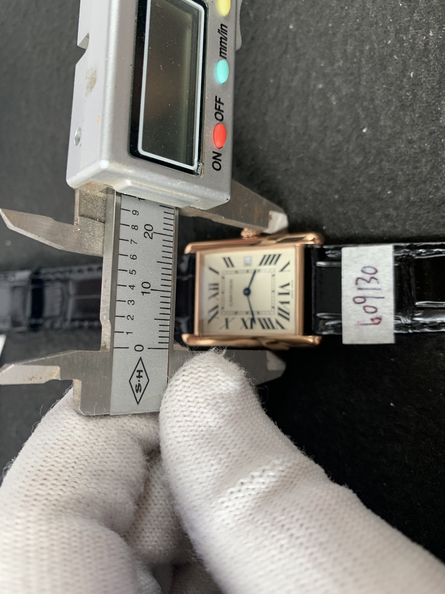 Replica Cartier Men Tank Rose Gold