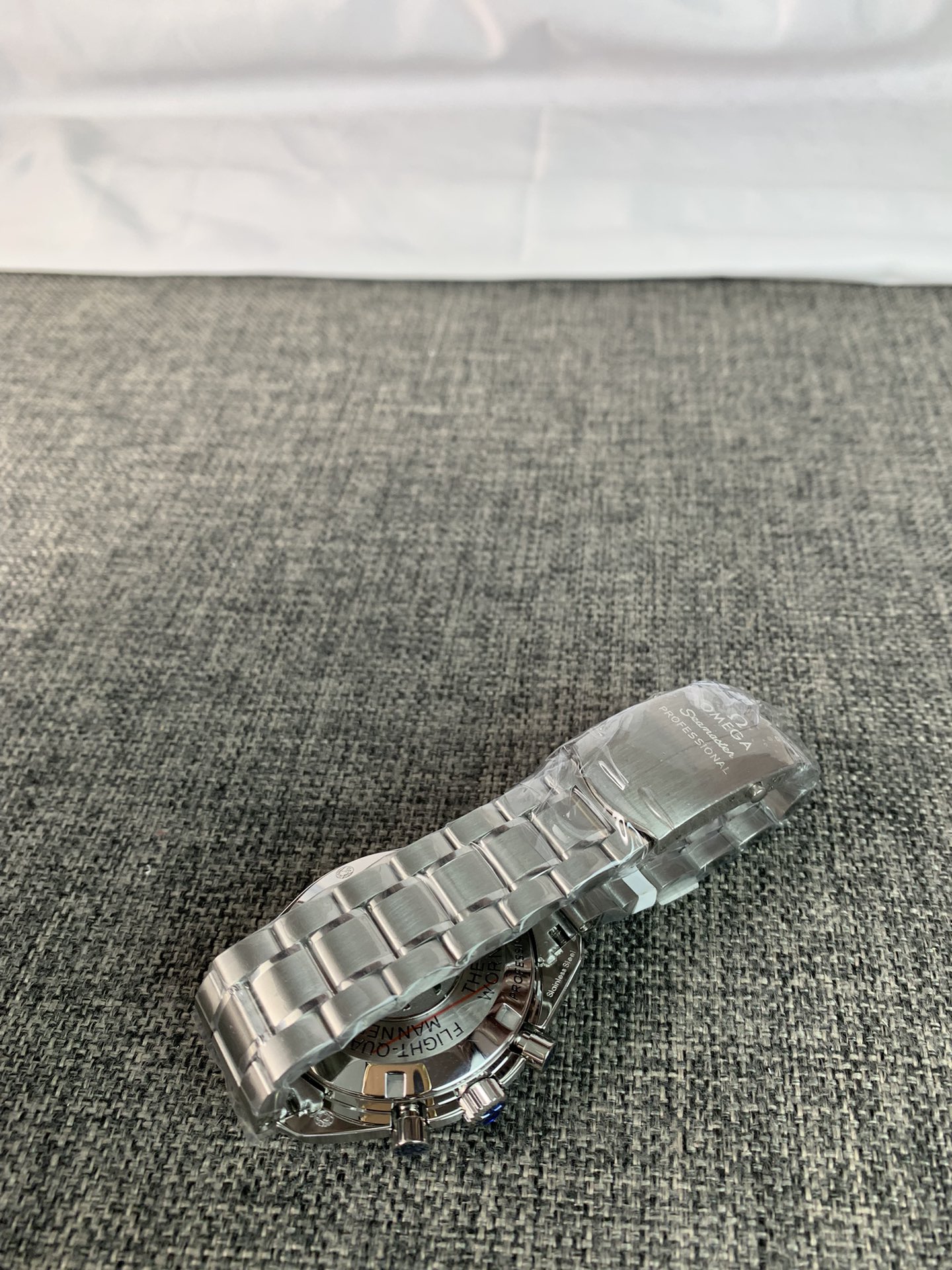 Replica Omega Men Speedmaster Professional Moonwatch 42mm 522.30.42.30.03.001 4 Replica Omega Men Speedmaster Professional Moonwatch 42mm 522.30.42.30.03.001
