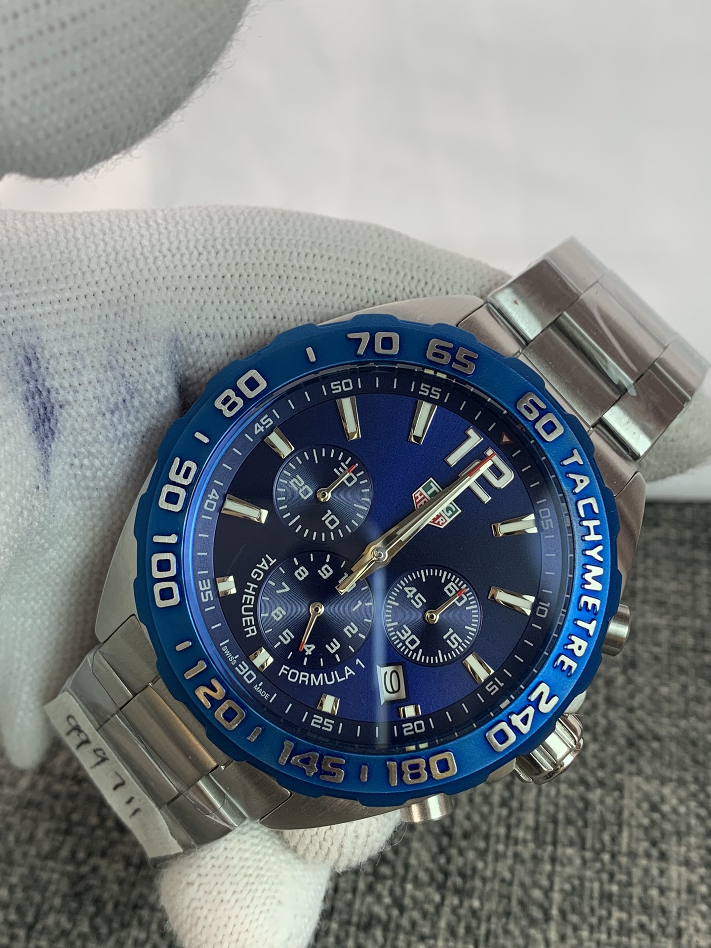 Replica Tag Heuer Men Formula 1 Chronograph Quartz 43mm CAZ1014.BA0842 4 Replica Tag Heuer Men Formula 1 Chronograph Quartz 43mm CAZ1014.BA0842