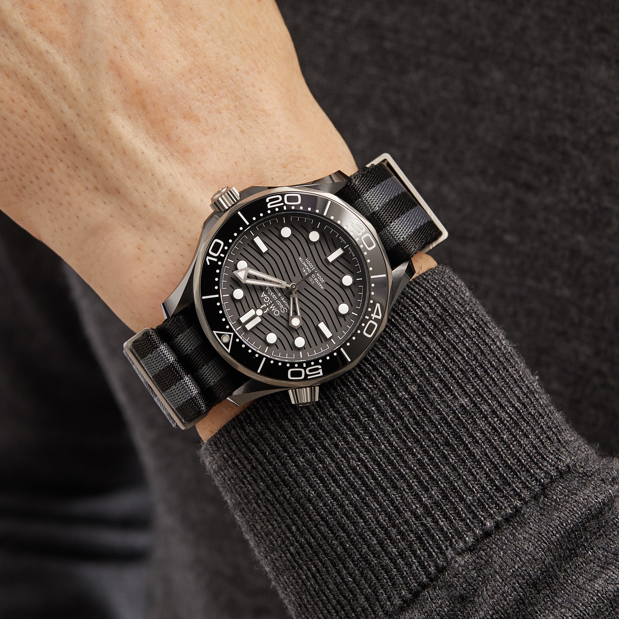 Replica Omega Seamaster Diver 300m Co-Axial 43.5mm Mens details O21092442001002 4 Replica Omega Seamaster Diver 300m Co-Axial 43.5mm Mens details O21092442001002