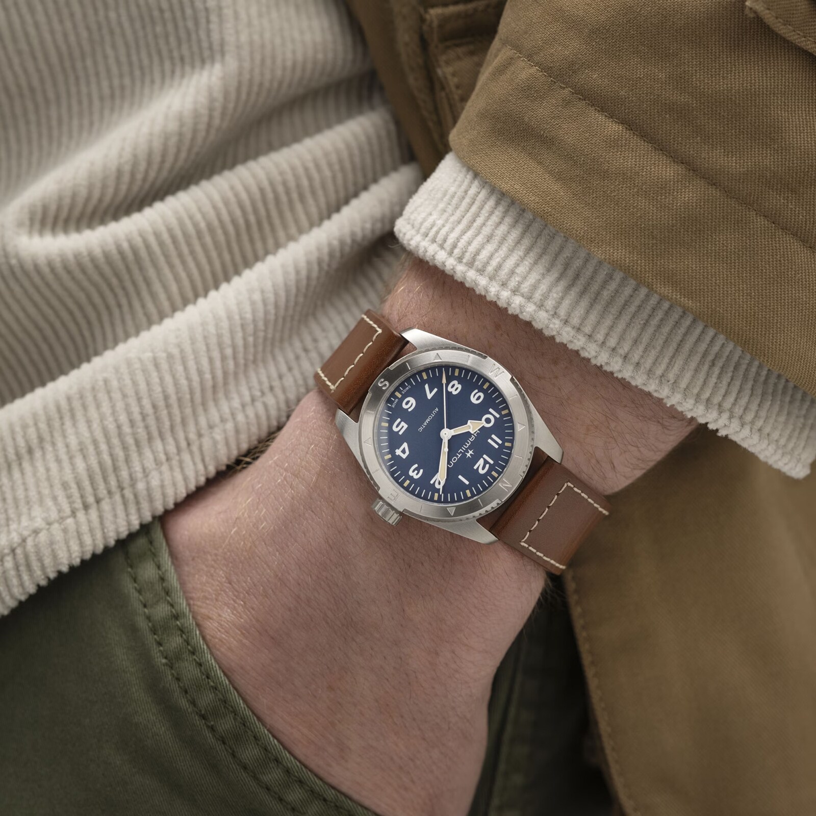 Replica Hamilton Khaki Field Expedition Automatic 37mm Mens details Blue H70225540 4 Replica Hamilton Khaki Field Expedition Automatic 37mm Mens details Blue H70225540
