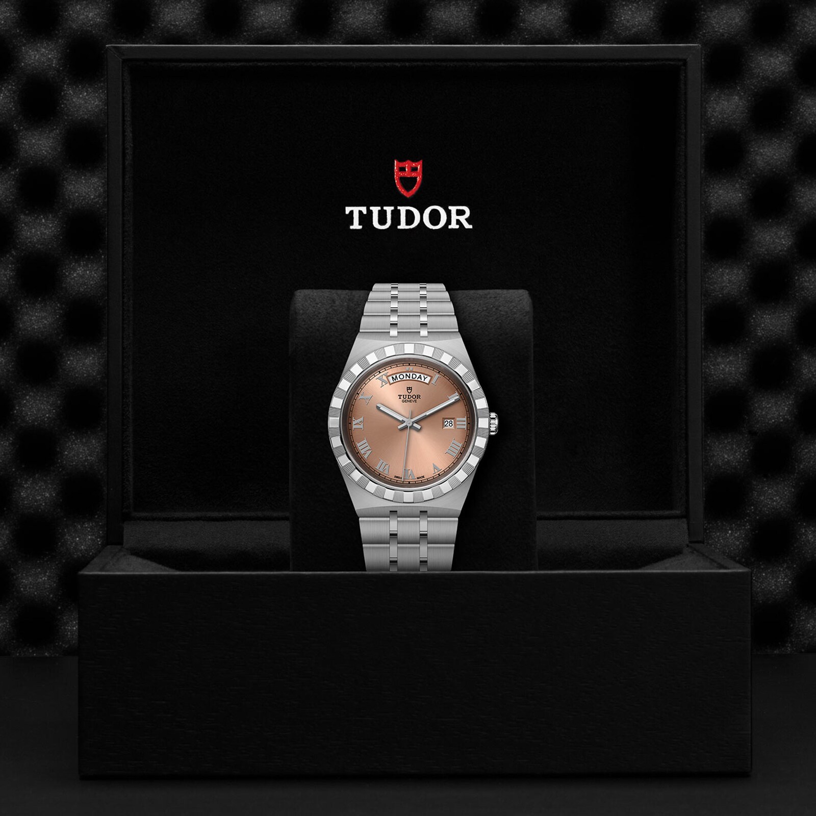 Replica Tudor Royal 41mm Steel Case Salmon Dial M28600-0009 4 Replica Tudor Royal 41mm Steel Case Salmon Dial M28600-0009