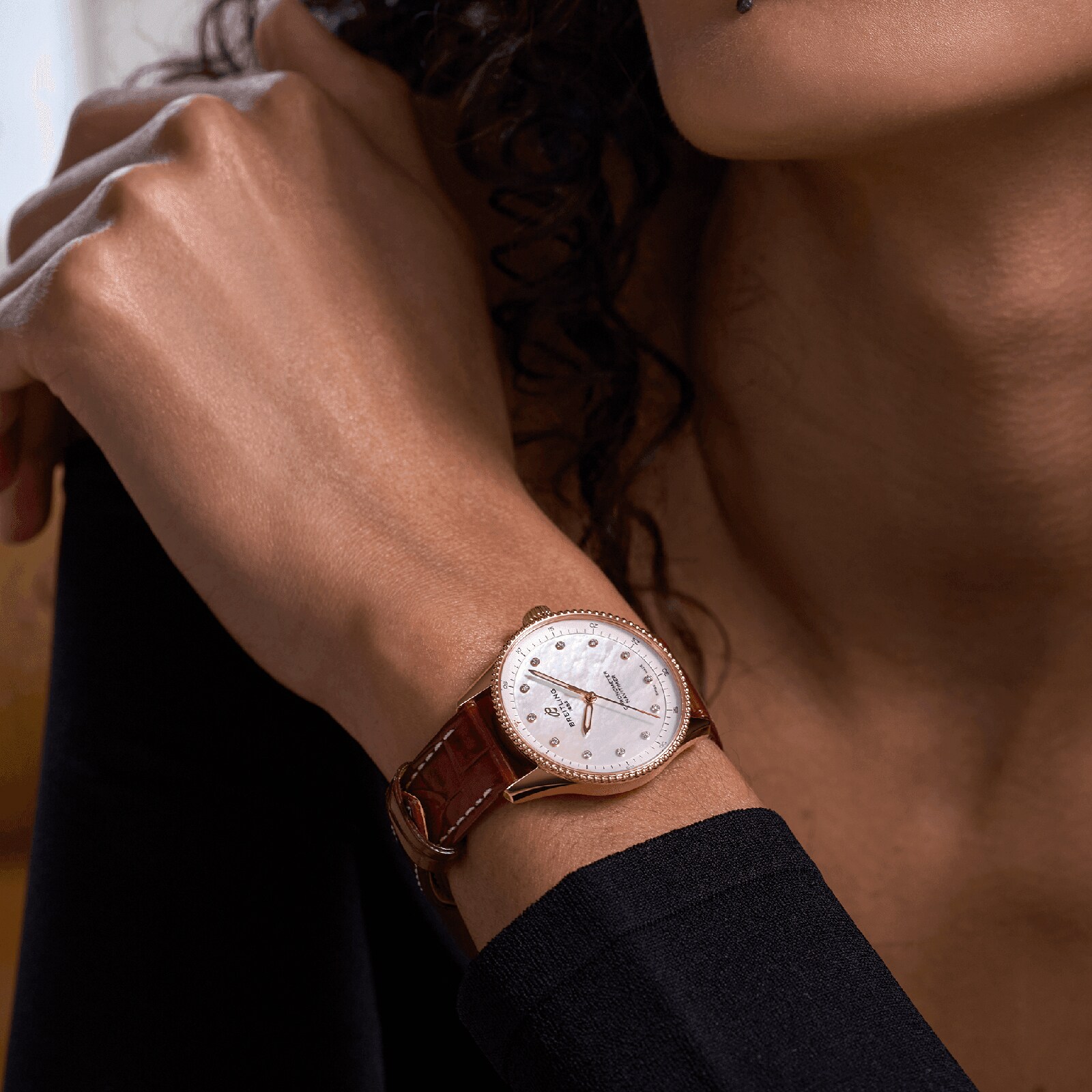Replica Breitling Navitimer 32mm Ladies details White Mother Of Pearl Alligator 18k Red Gold R77320E61A1P1 4 Replica Breitling Navitimer 32mm Ladies details White Mother Of Pearl Alligator 18k Red Gold R77320E61A1P1