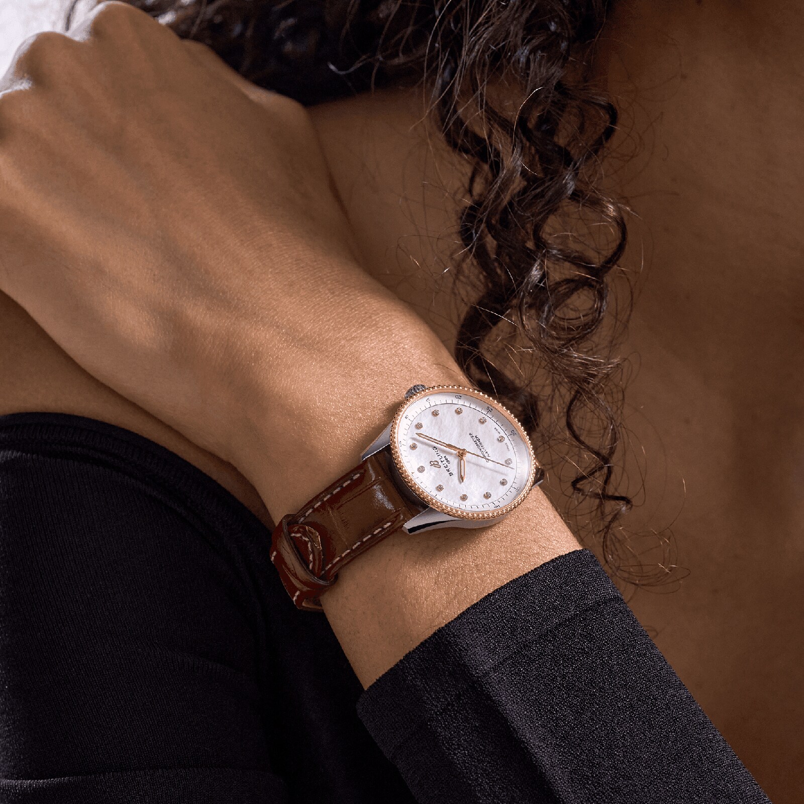 Replica Breitling Navitimer 32mm Ladies details White Mother Of Pearl Alligator U77320E61A1P1 4 Replica Breitling Navitimer 32mm Ladies details White Mother Of Pearl Alligator U77320E61A1P1