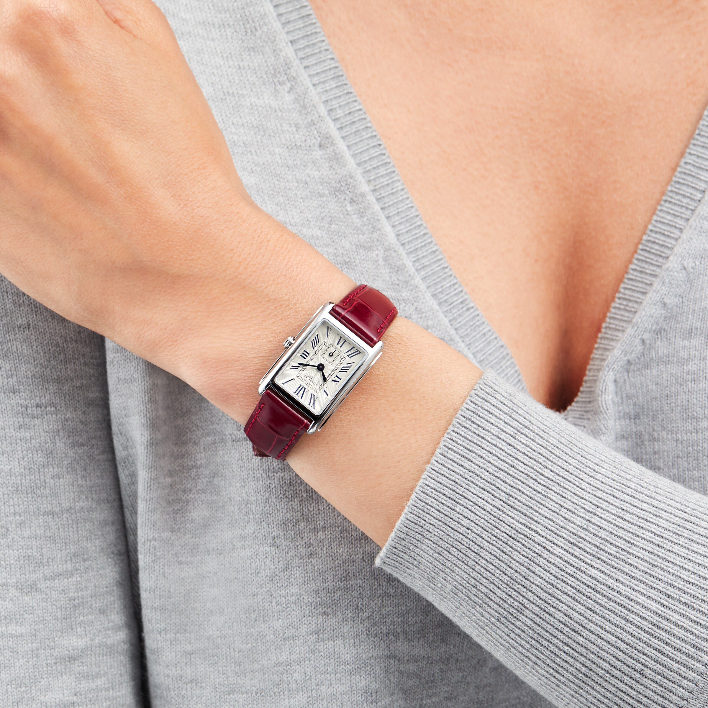 Replica Longines DolceVita 20.8x32mm Ladies details L52554715 4 Replica Longines DolceVita 20.8x32mm Ladies details L52554715