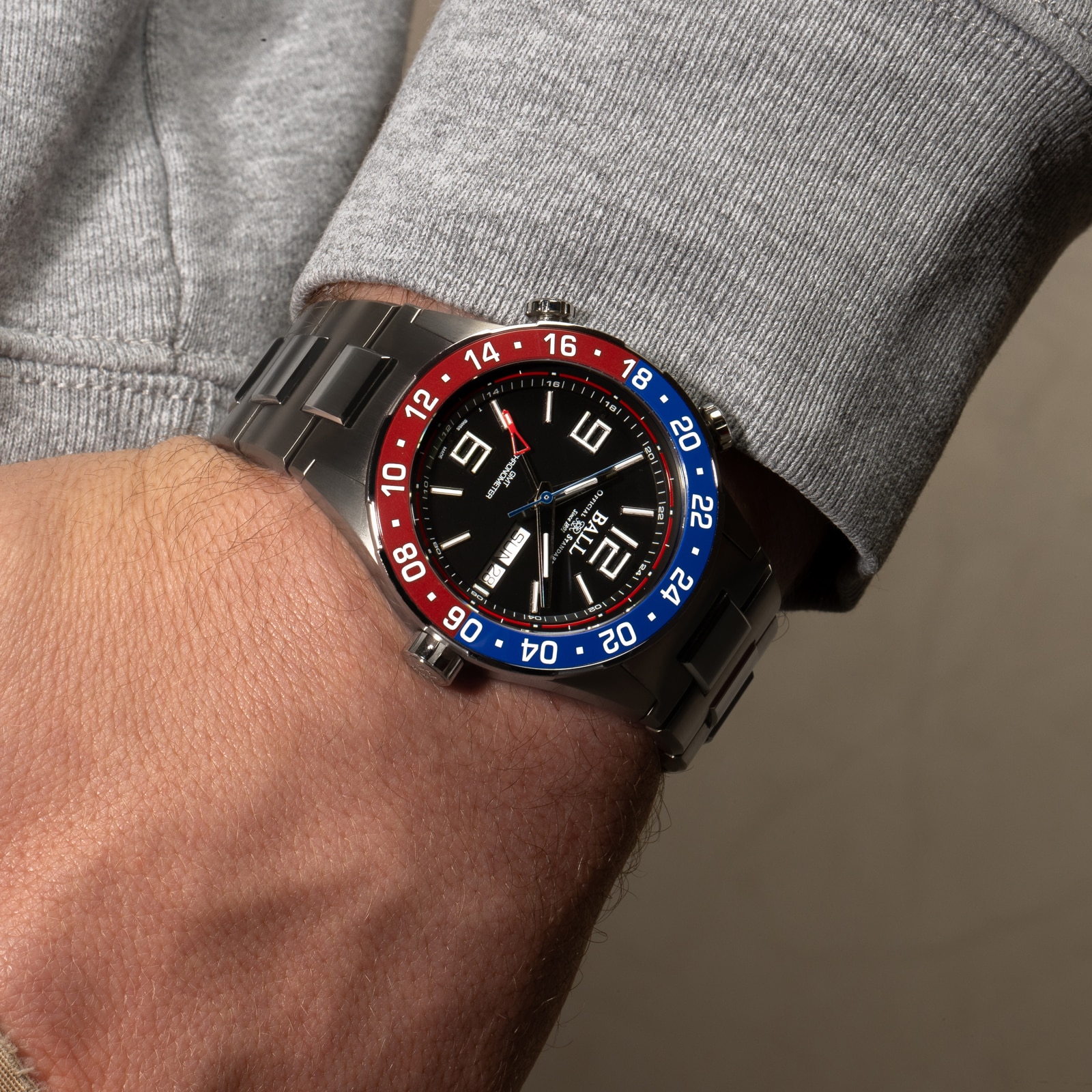 Replica BALL Roadmaster Marine GMT Ceramic Limited Edition 40mm Mens details DG3030B-S4C-BK 4 Replica BALL Roadmaster Marine GMT Ceramic Limited Edition 40mm Mens details DG3030B-S4C-BK