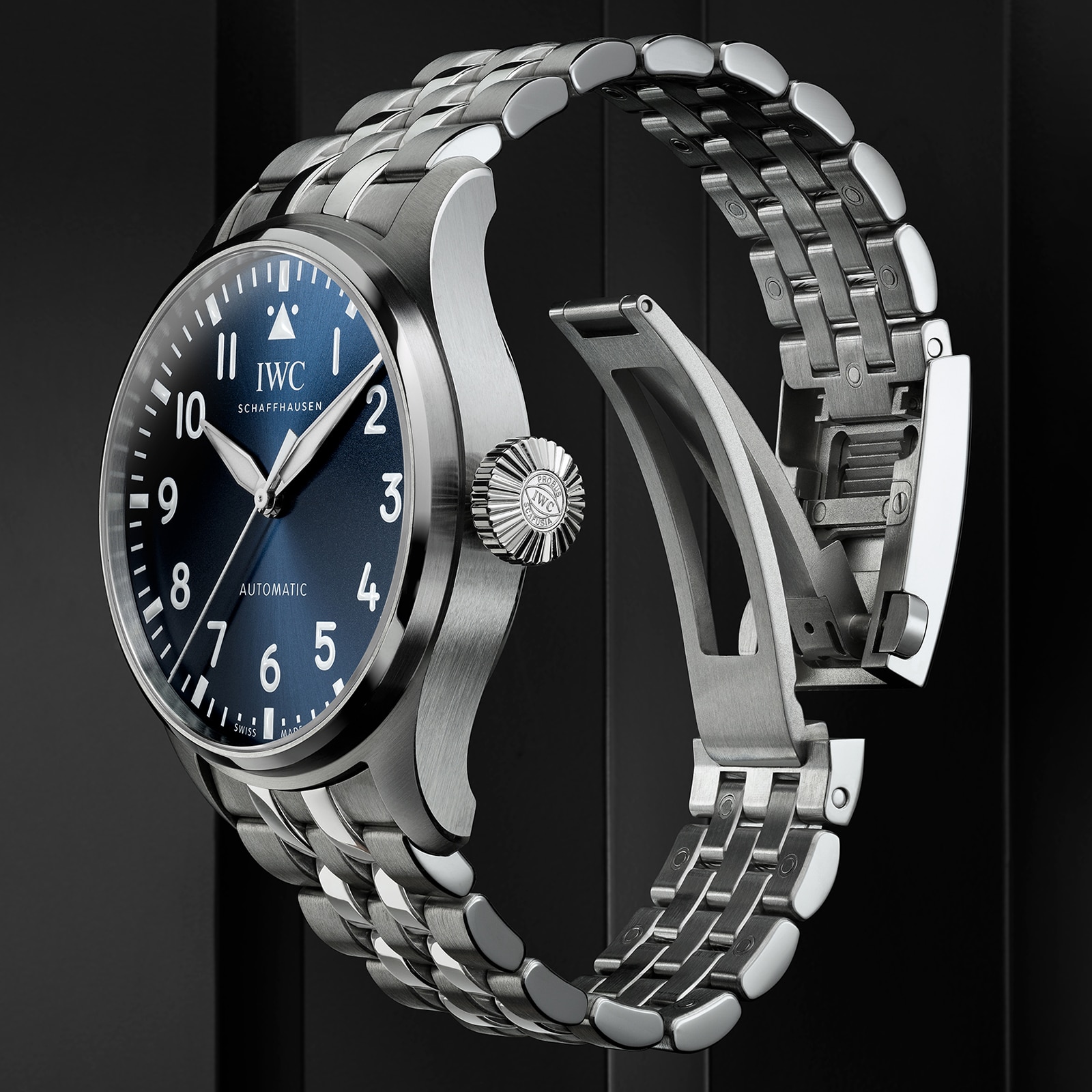 Replica IWC Big Pilot's 43mm Mens details IW329304 4 Replica IWC Big Pilot's 43mm Mens details IW329304