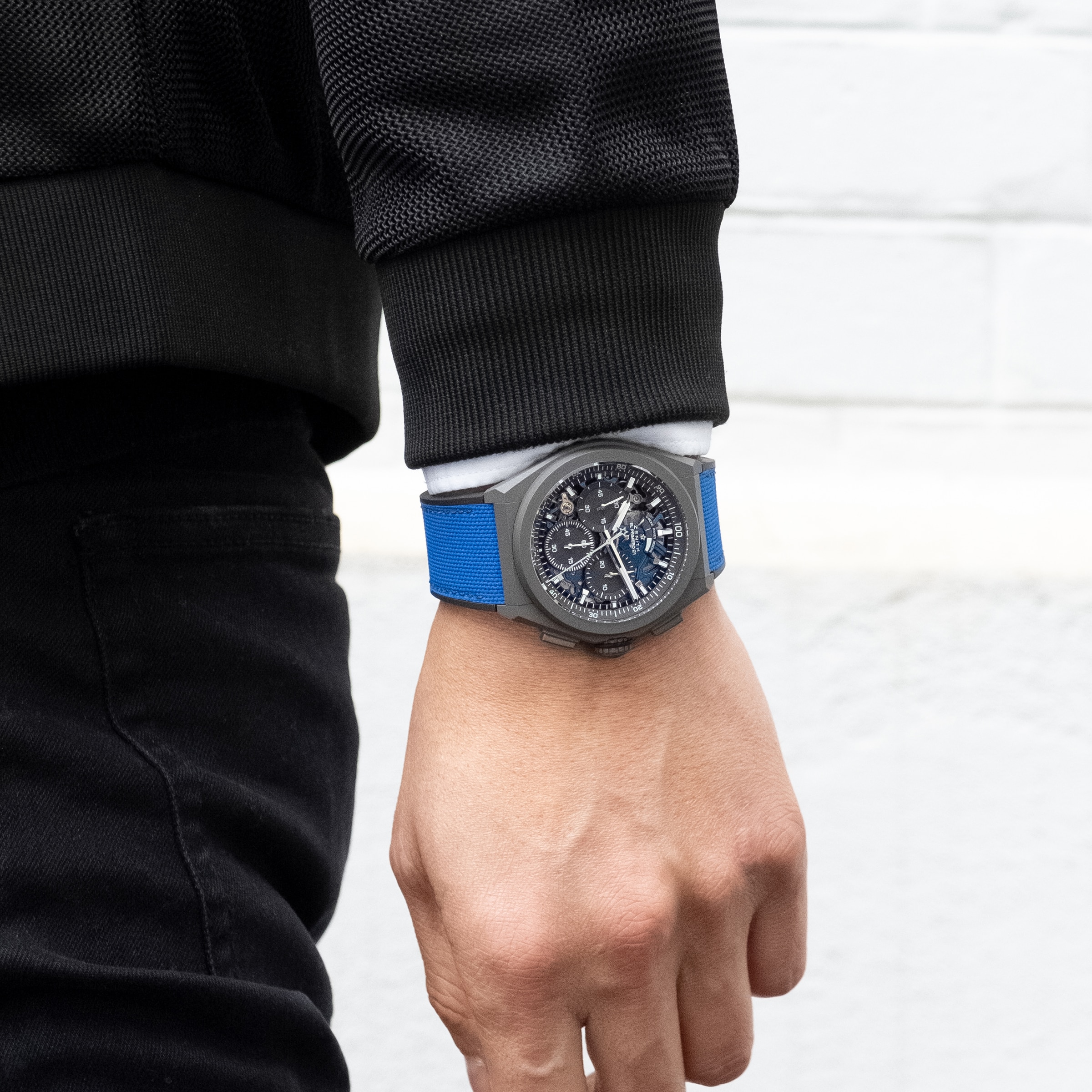 Replica Zenith Defy 21 Ultrablue 44mm Mens details 97.9001.9004/81.R946 4 Replica Zenith Defy 21 Ultrablue 44mm Mens details 97.9001.9004/81.R946
