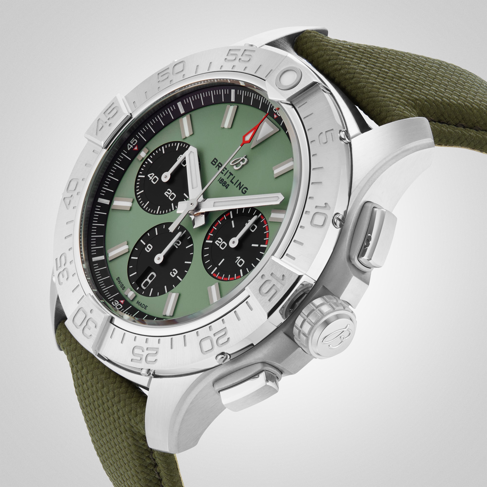 Replica Breitling Avenger Chronograph B01 44mm Mens details Green Leather AB0147101L1X1 4 Replica Breitling Avenger Chronograph B01 44mm Mens details Green Leather AB0147101L1X1