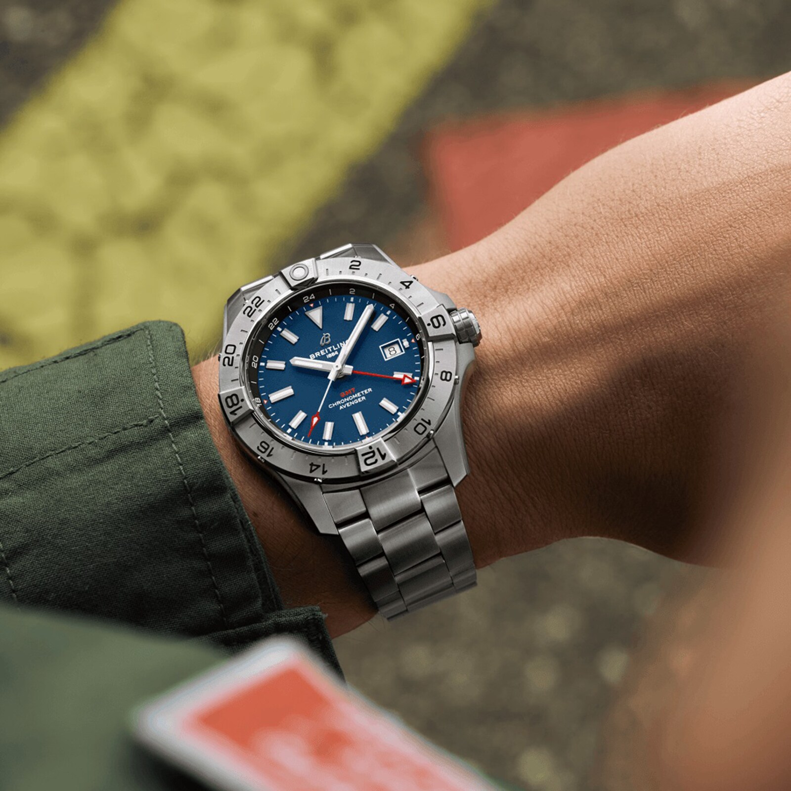 Replica Breitling Avenger Automatic GMT 44mm Mens details Blue Stainless Steel A32320101C1A1