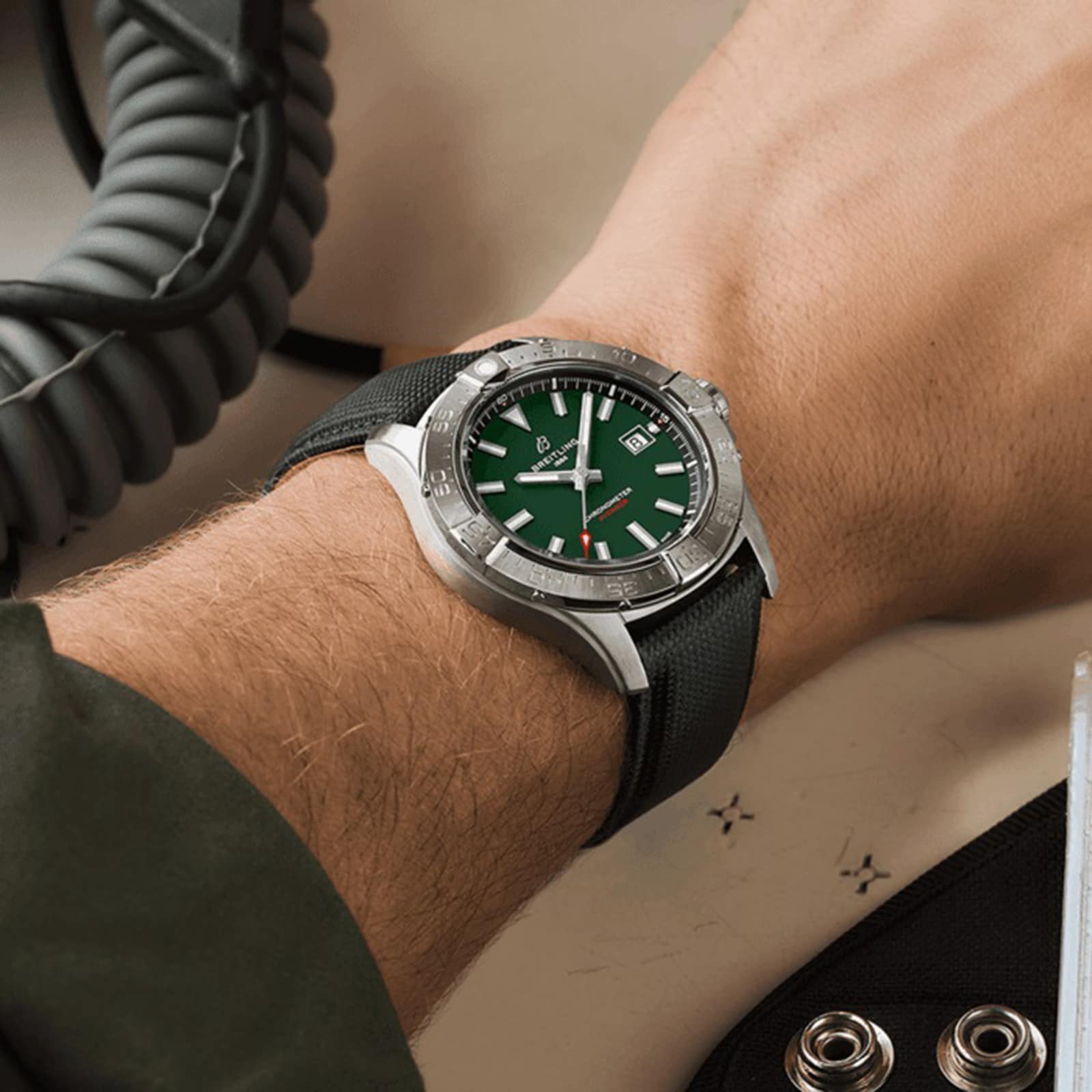 Replica Breitling Avenger Automatic 42mm Mens details Green Leather A17328101L1X1